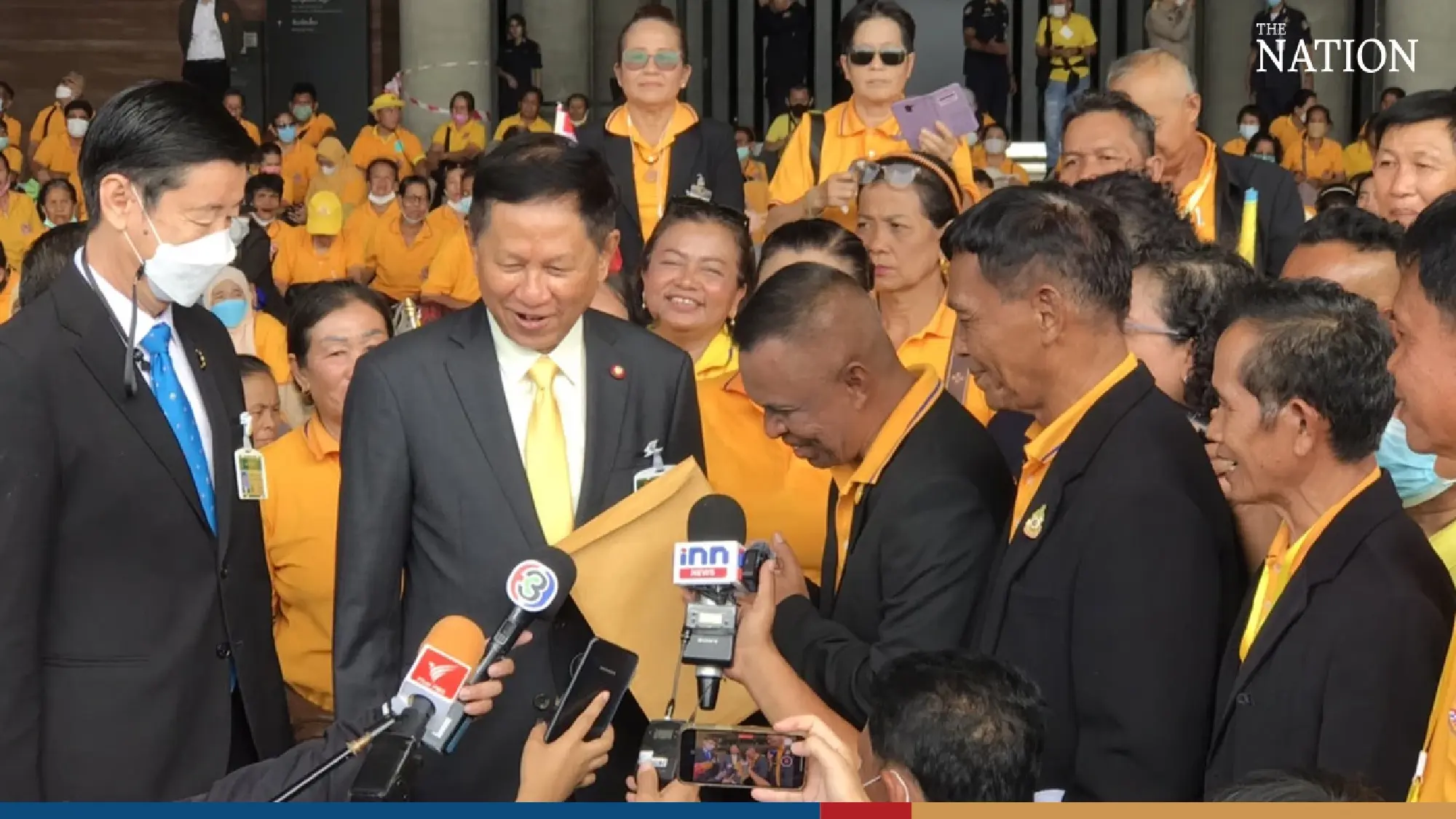 Royalists urge senators to oppose lese majeste law amendment - Photo 5