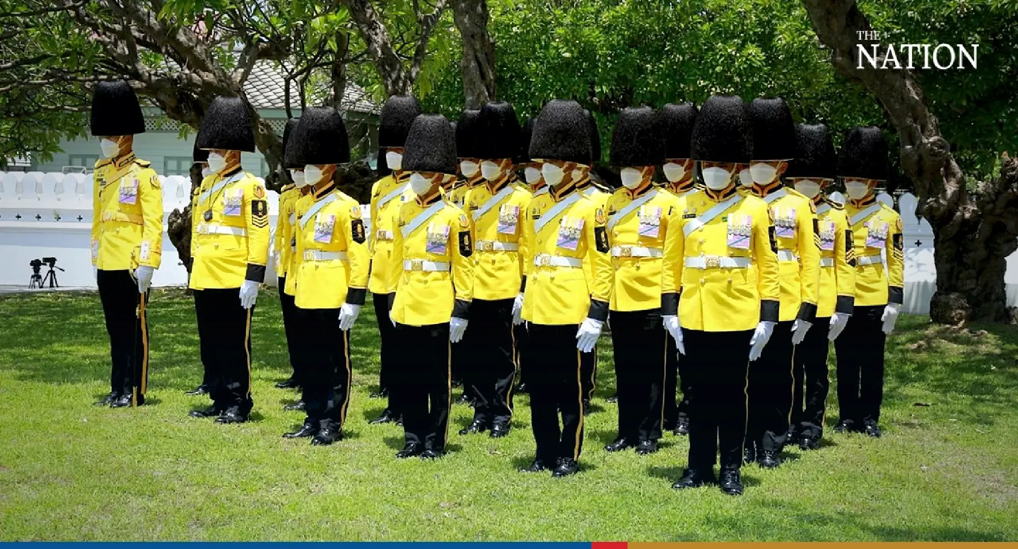 Thai military honours Queen Suthida with 21-gun salute on her birthday - Photo 6