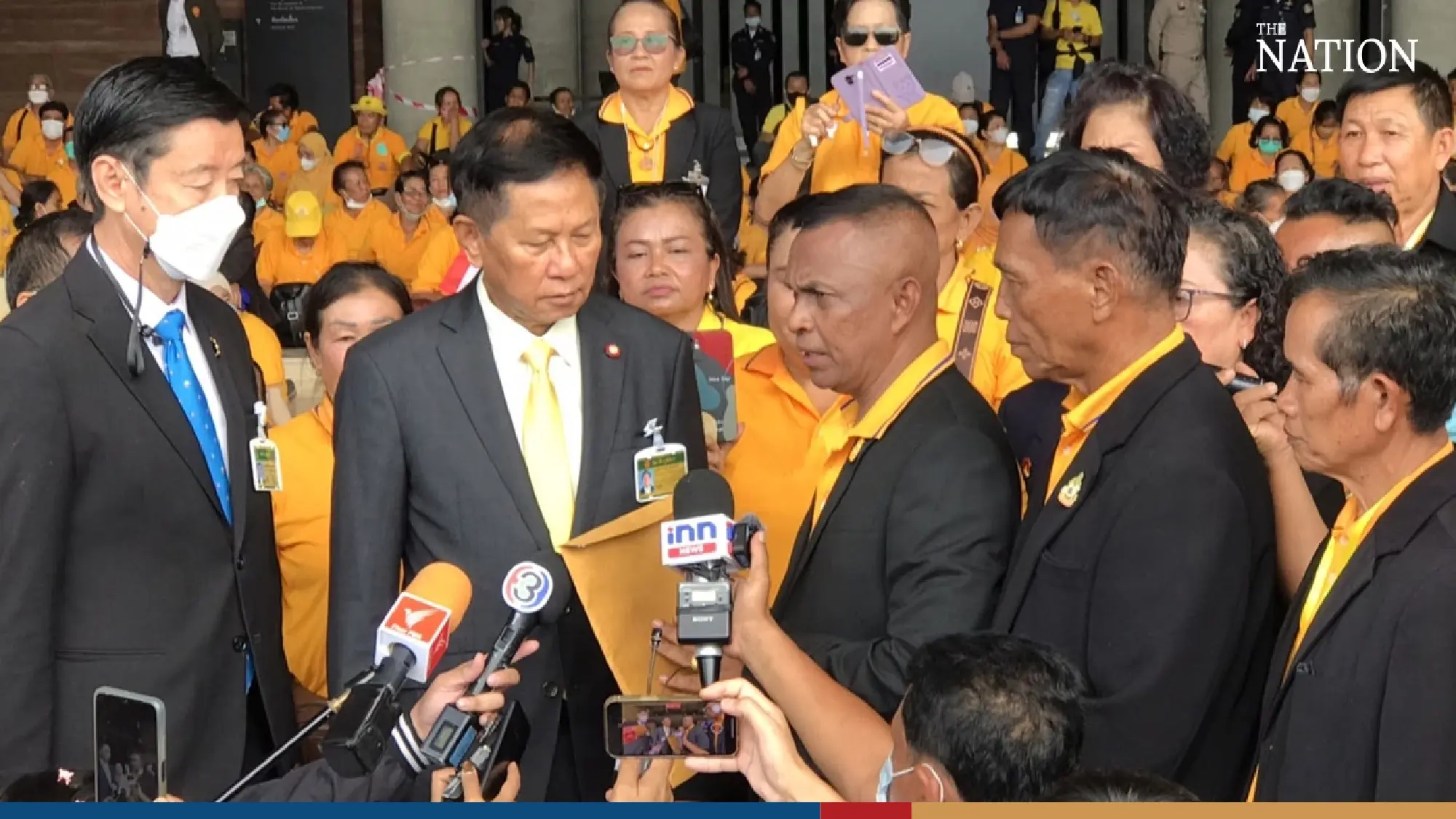 Royalists urge senators to oppose lese majeste law amendment - Photo 7
