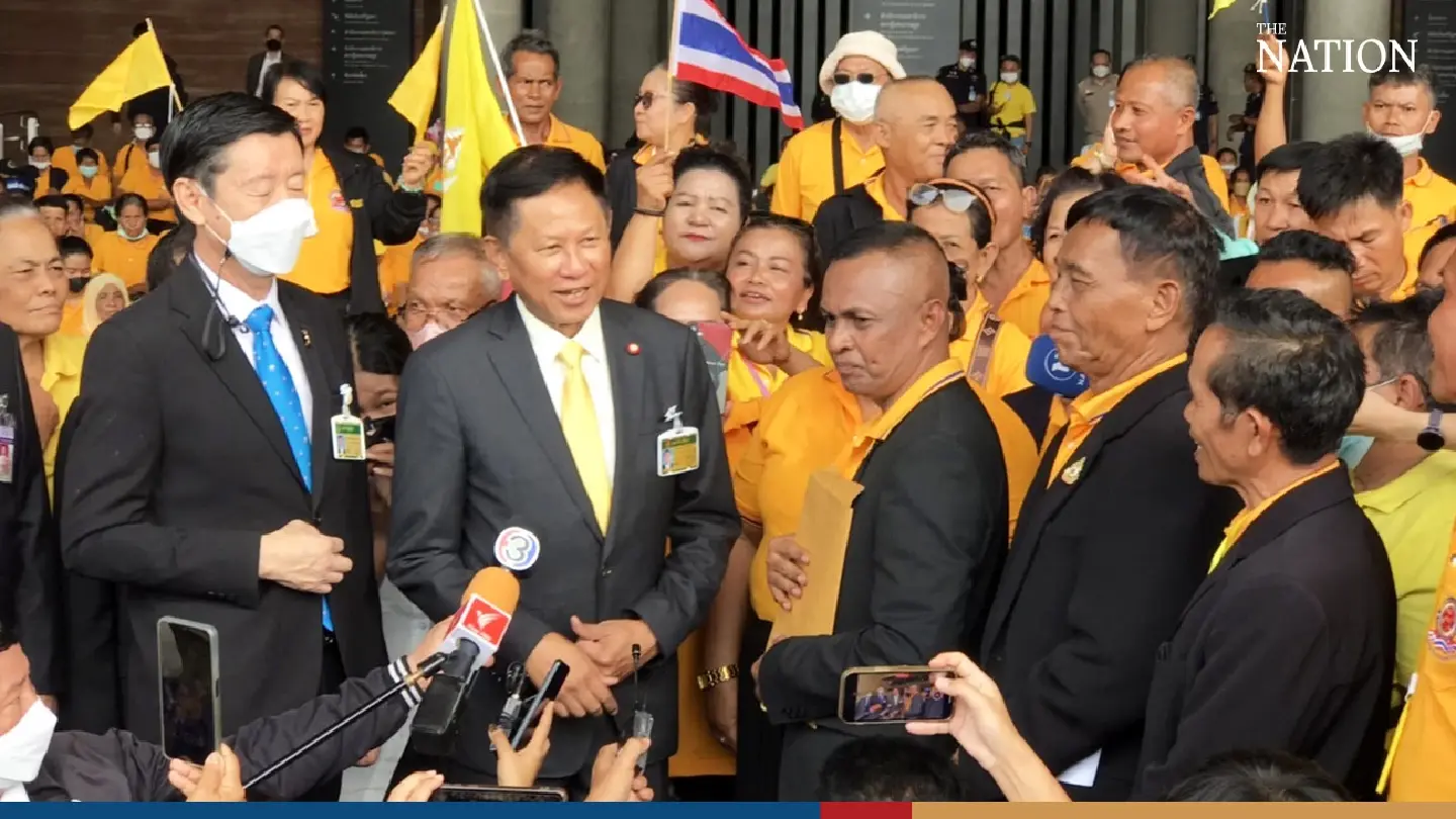 Royalists urge senators to oppose lese majeste law amendment - Photo 1