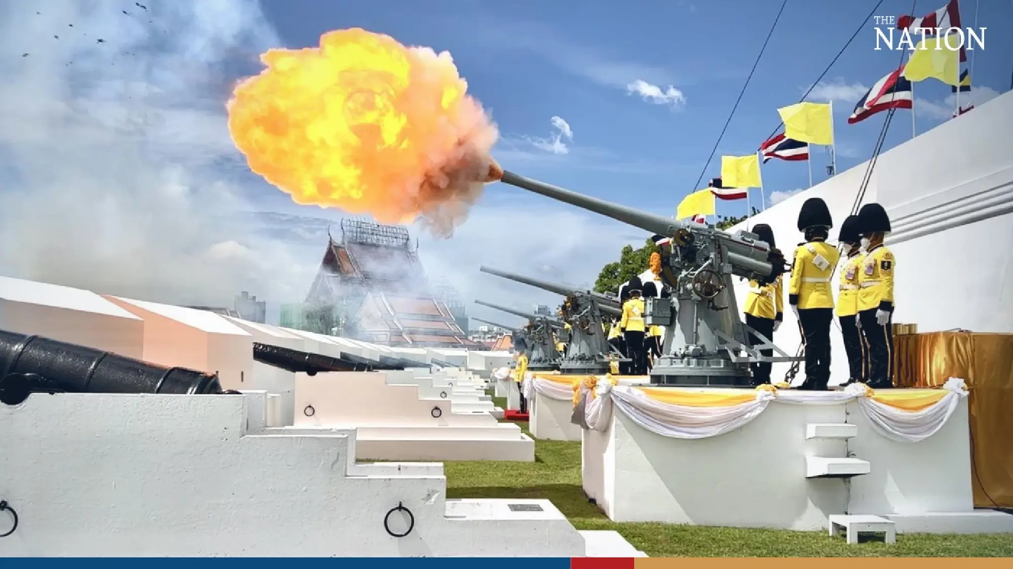 Thailand’s Military celebrates King's birthday with royal salute - Photo 3