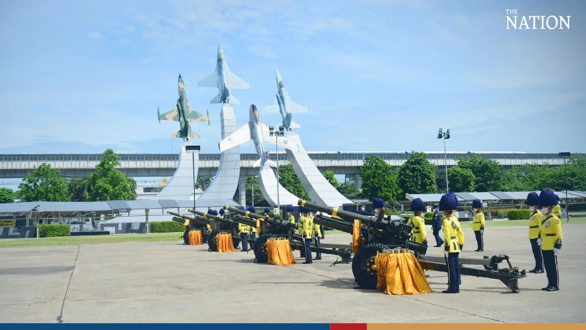 Thailand’s Military celebrates King's birthday with royal salute - Photo 9