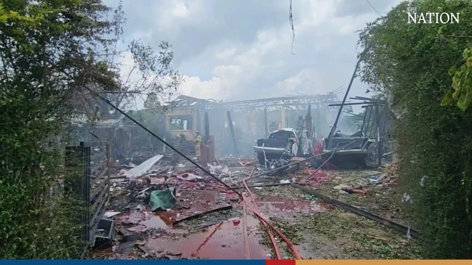 Explosion in Chiang Mai fireworks factory leaves 11 people injured - Photo 1
