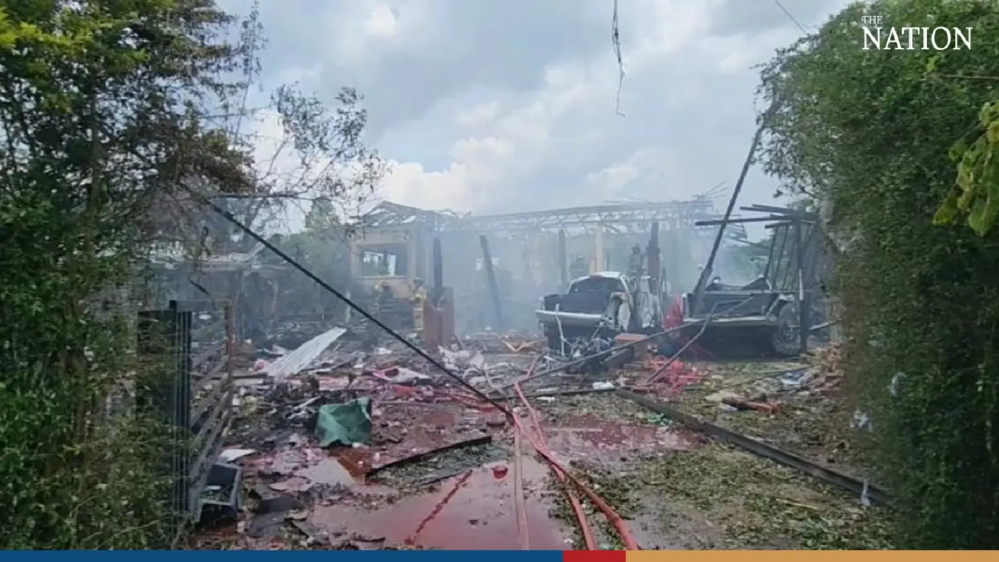 Explosion in Chiang Mai fireworks factory leaves 11 people injured - Photo 1