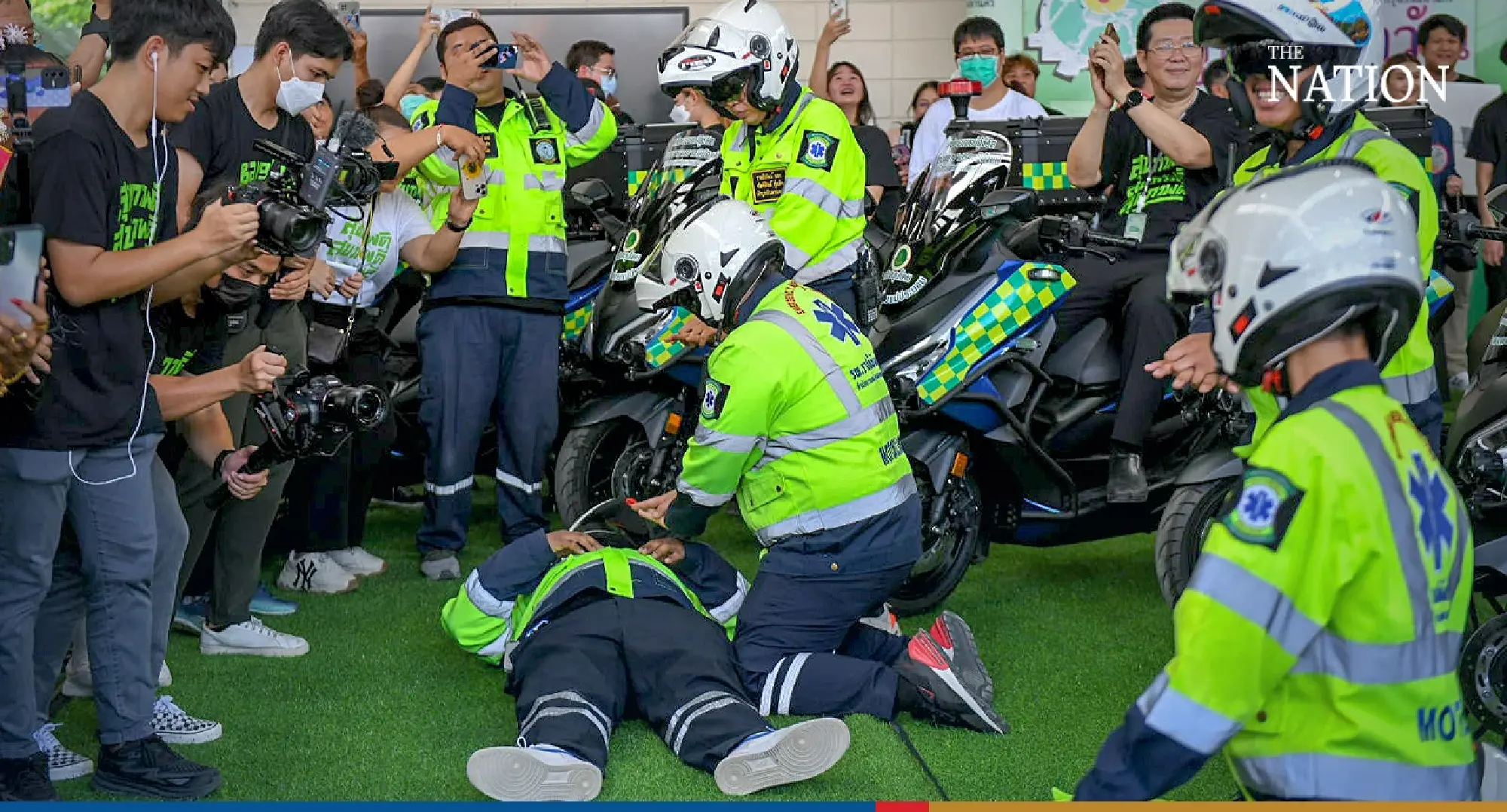 Bangkok launches motorbike ambulances to save lives in tight spots - Photo 6