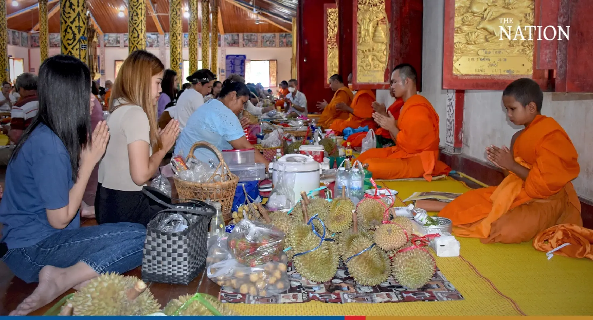 Uttaradit's unique temple tradition — making merit by offering durians - Photo 6