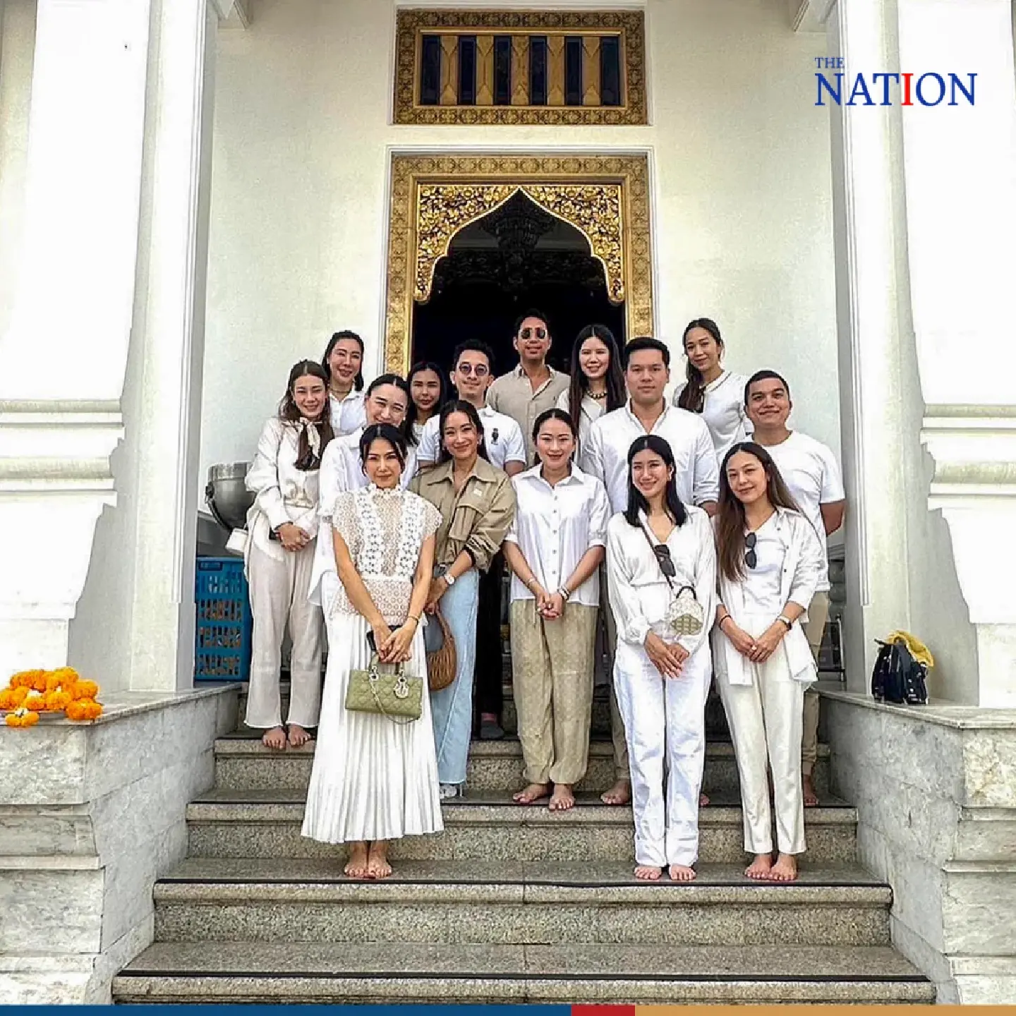 Thaksin’s daughters pray for his safe return to Thailand - Photo 4