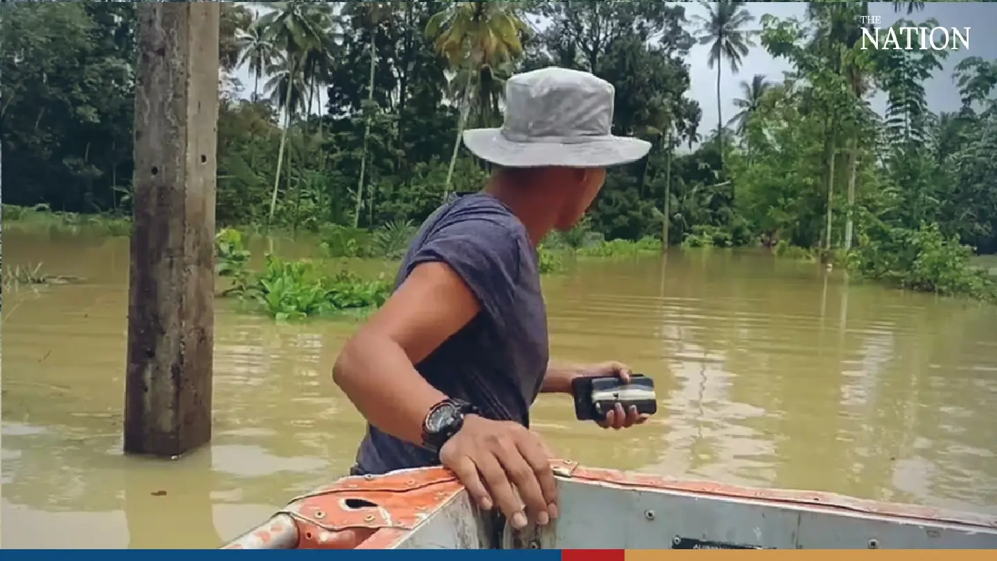 Satun villages waist-deep in water after 3 days of rain - Photo 3