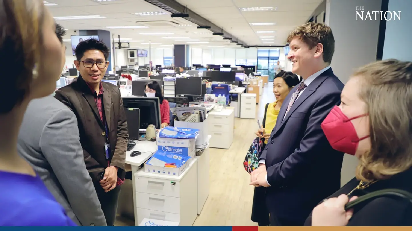 New US Embassy spokesman visits The Nation for a chat with CEO, editor-in-chief - Photo 4