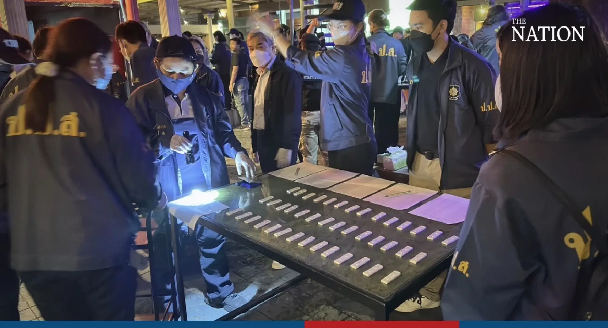 Illegal pub raided in Pathum Thani - Photo 1