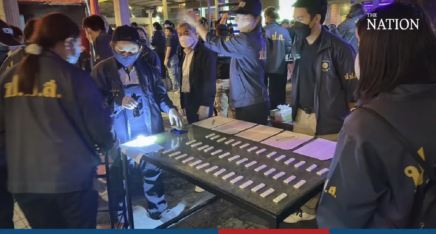 Illegal pub raided in Pathum Thani - Photo 1