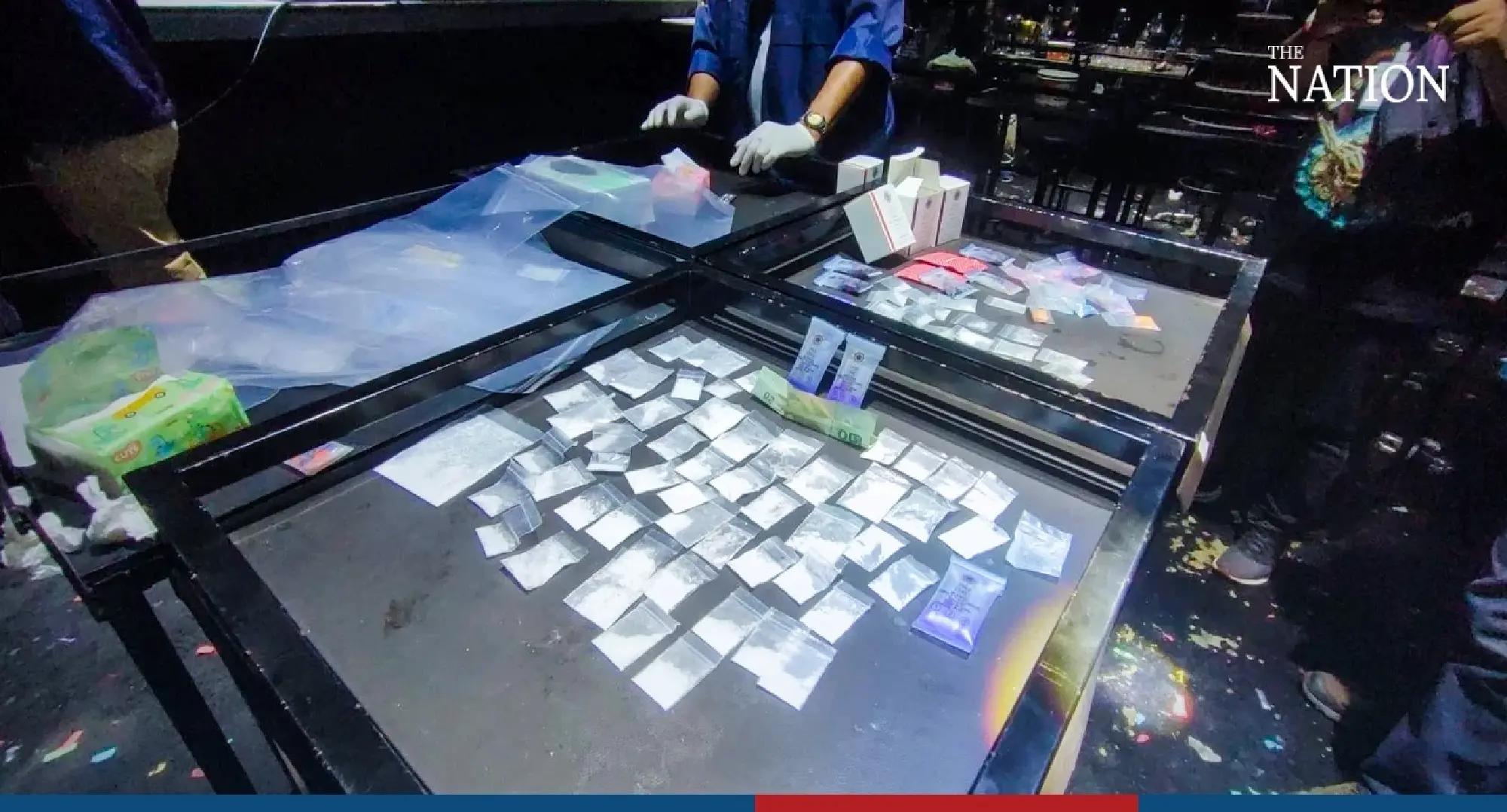 Illegal pub raided in Pathum Thani - Photo 2