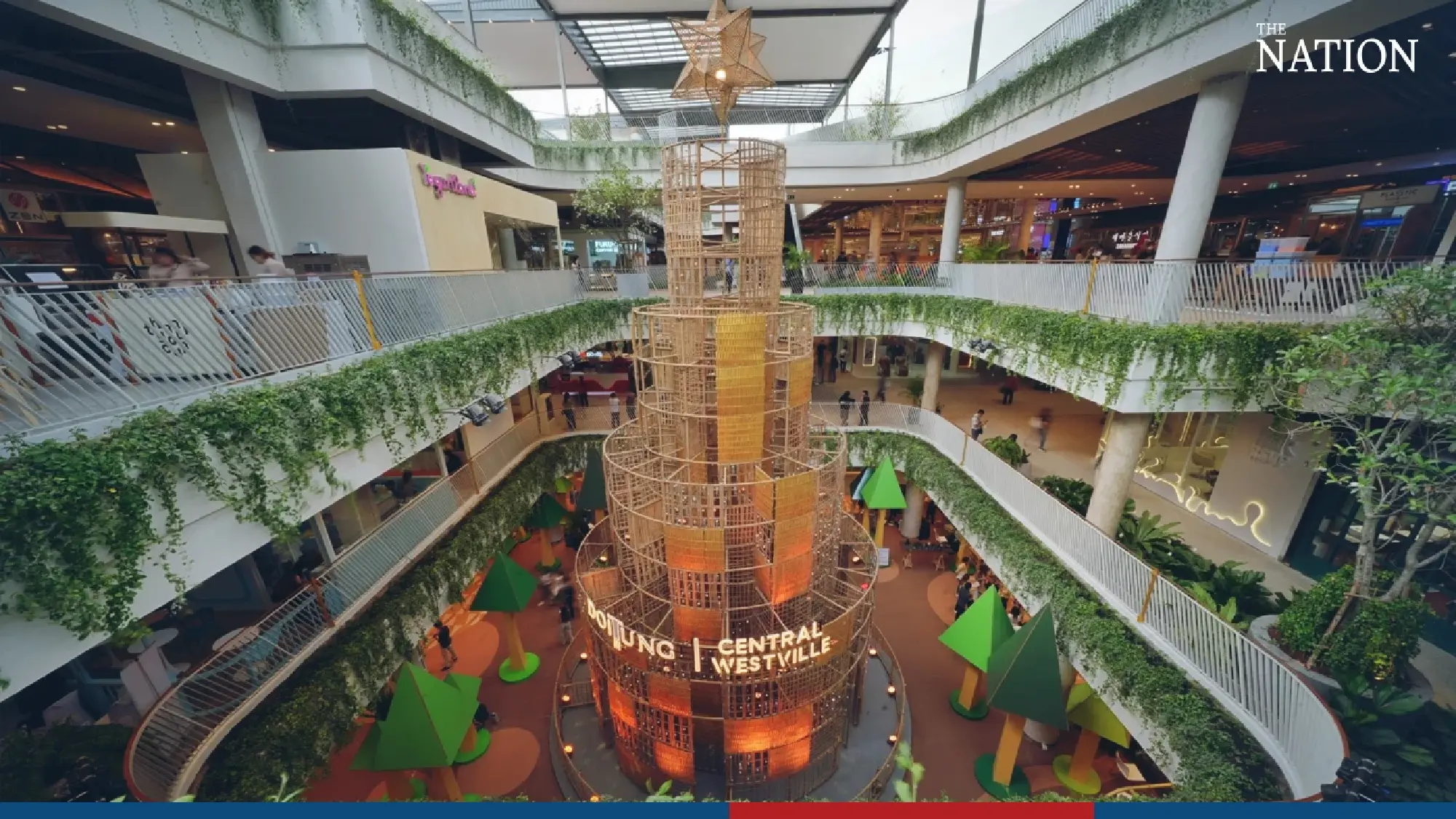 Shoppers flock to new Central mall - Photo 1