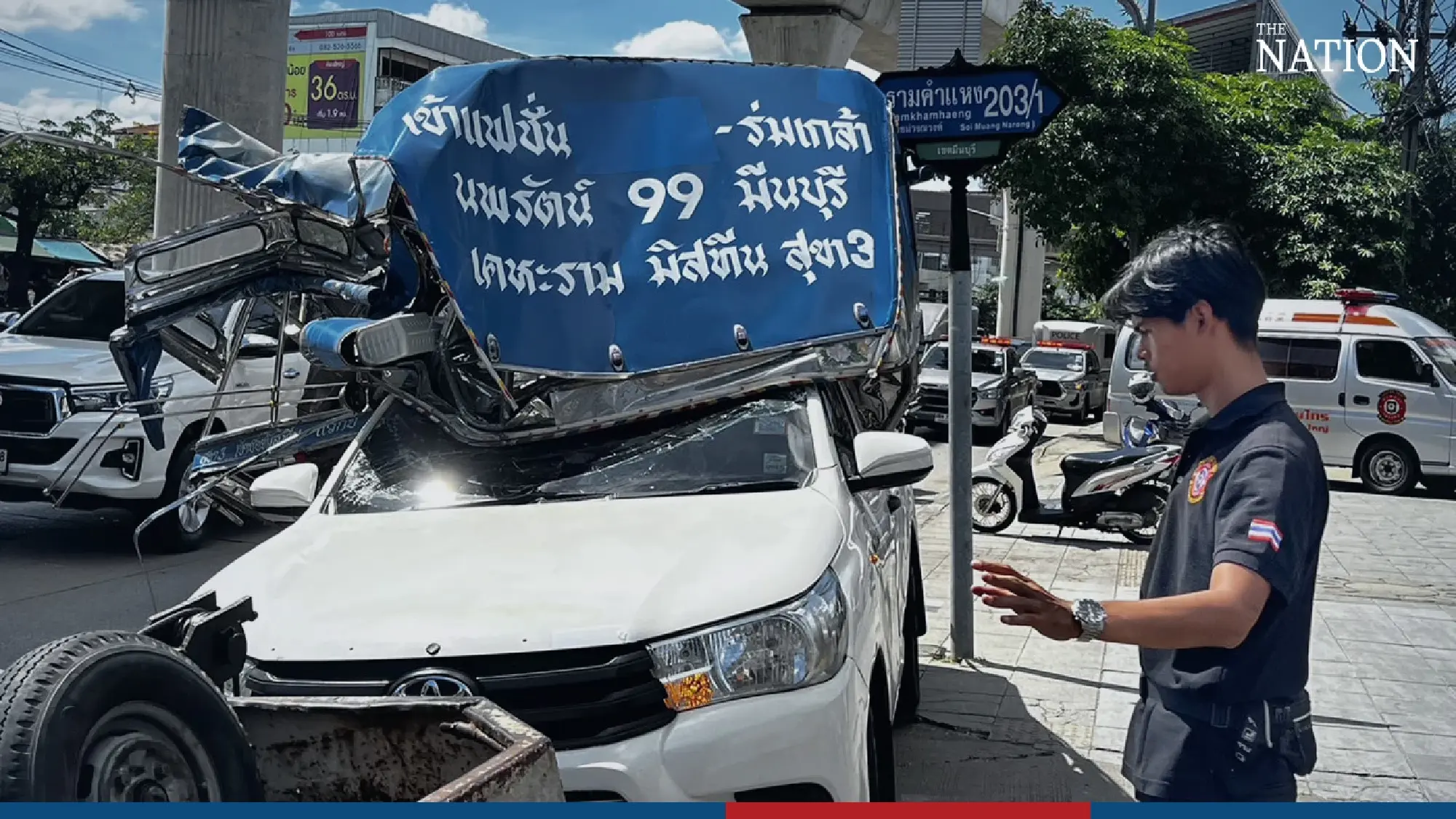 10 hurt in Bangkok ‘road rage’ crash - Photo 2