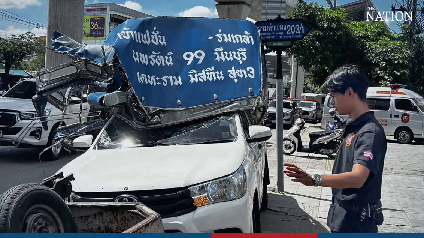 10 hurt in Bangkok ‘road rage’ crash - Photo 2