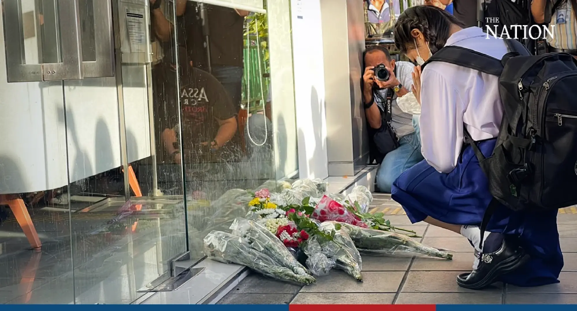 School mourns death of beloved Khru Jiab - Photo 3