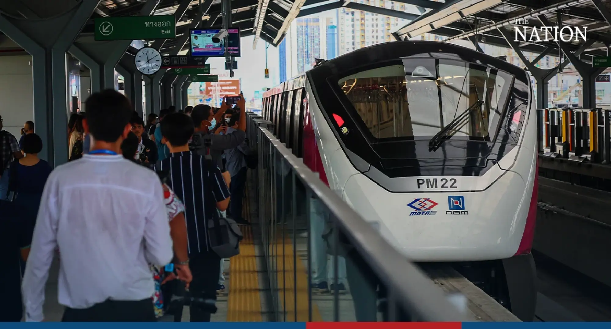Pink Line opens with free public rides - Photo 4
