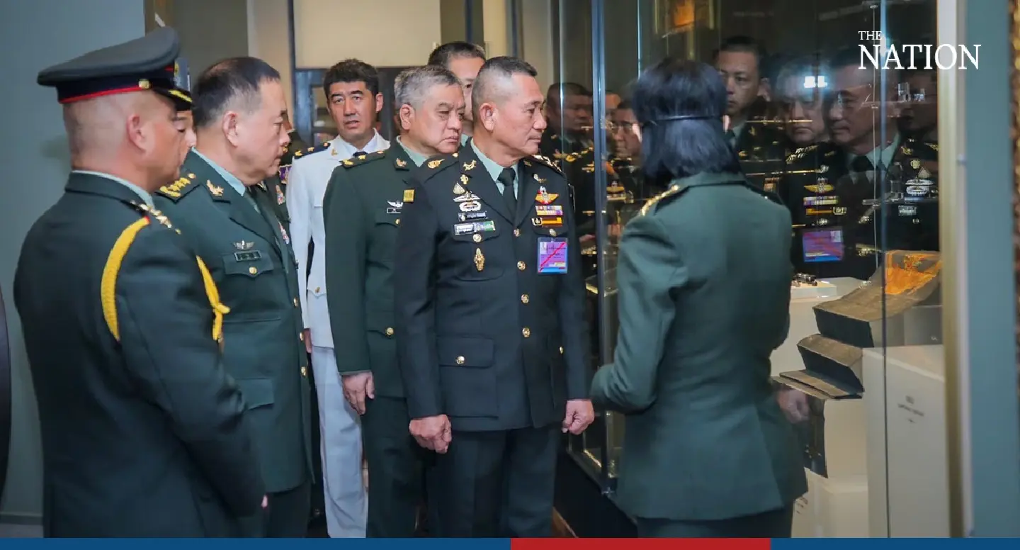 army - Photo 2
