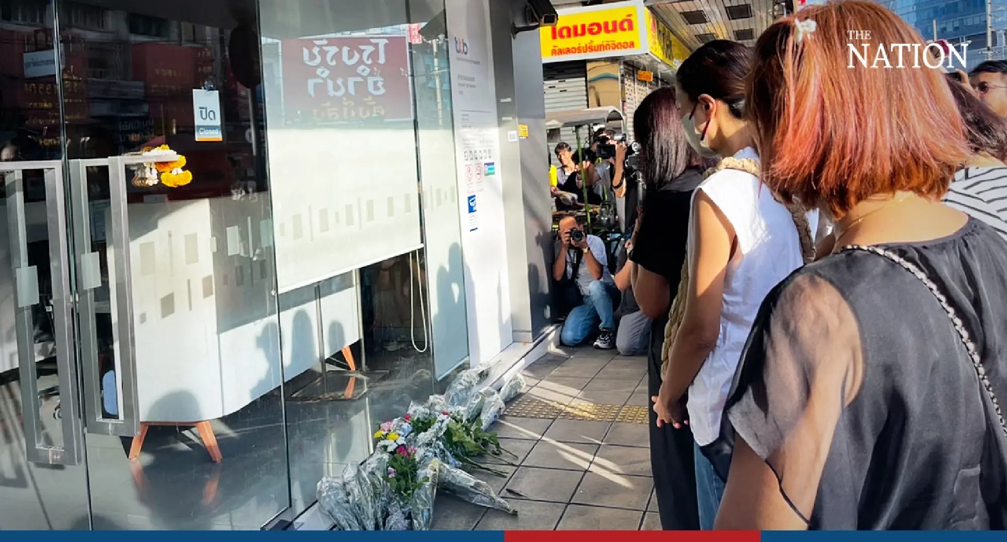 School mourns death of beloved Khru Jiab - Photo 10