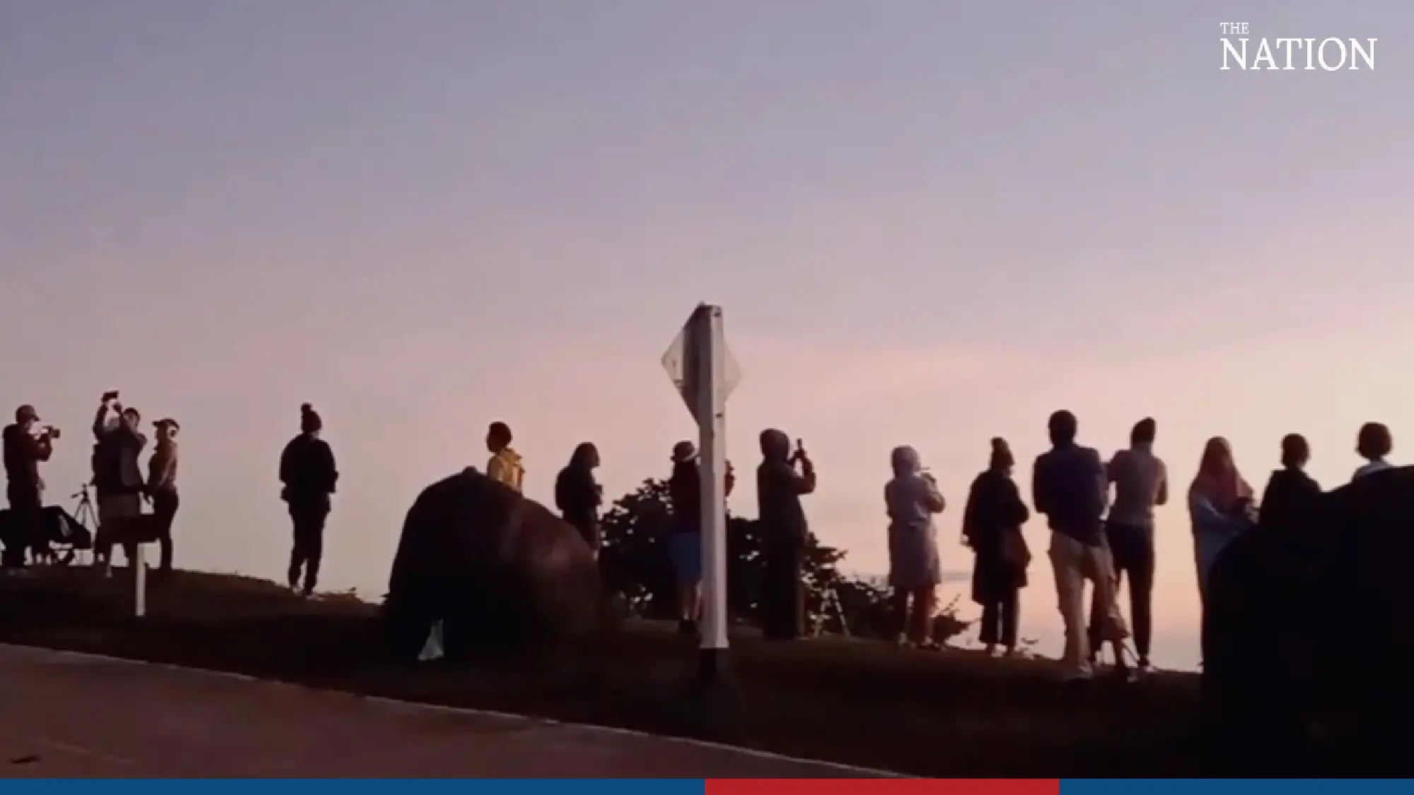 ourists flock North for morning chills - Photo 2
