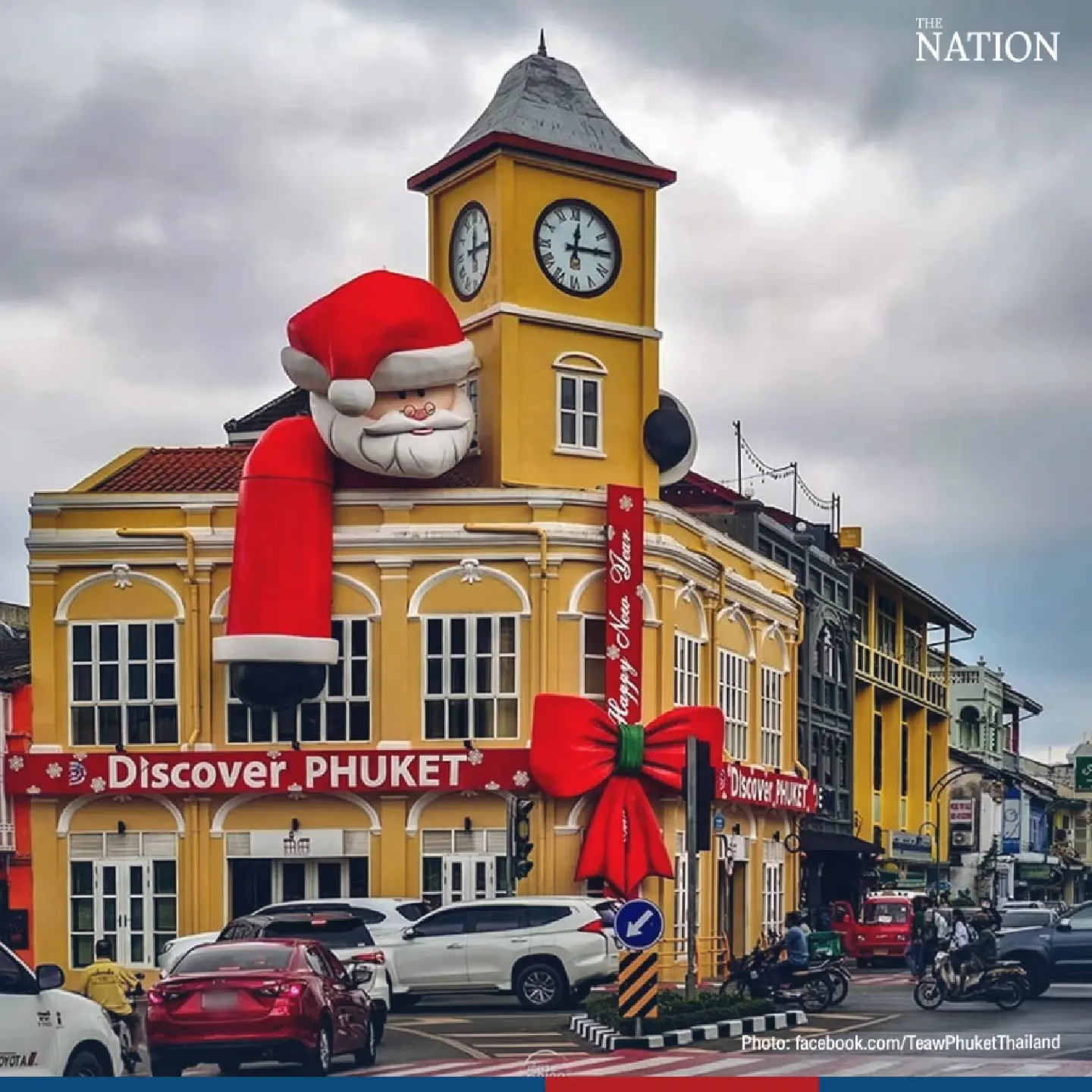 Giant Santa parks on Phuket Town roof - Photo 2