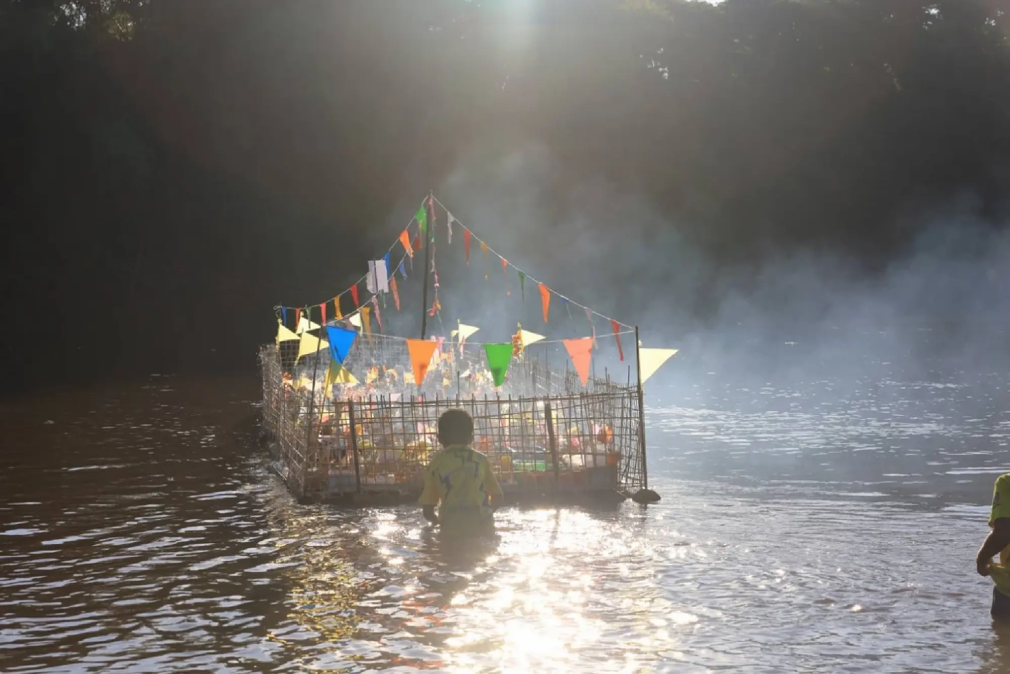 Phitsanulok villagers thank the gods - Photo 4