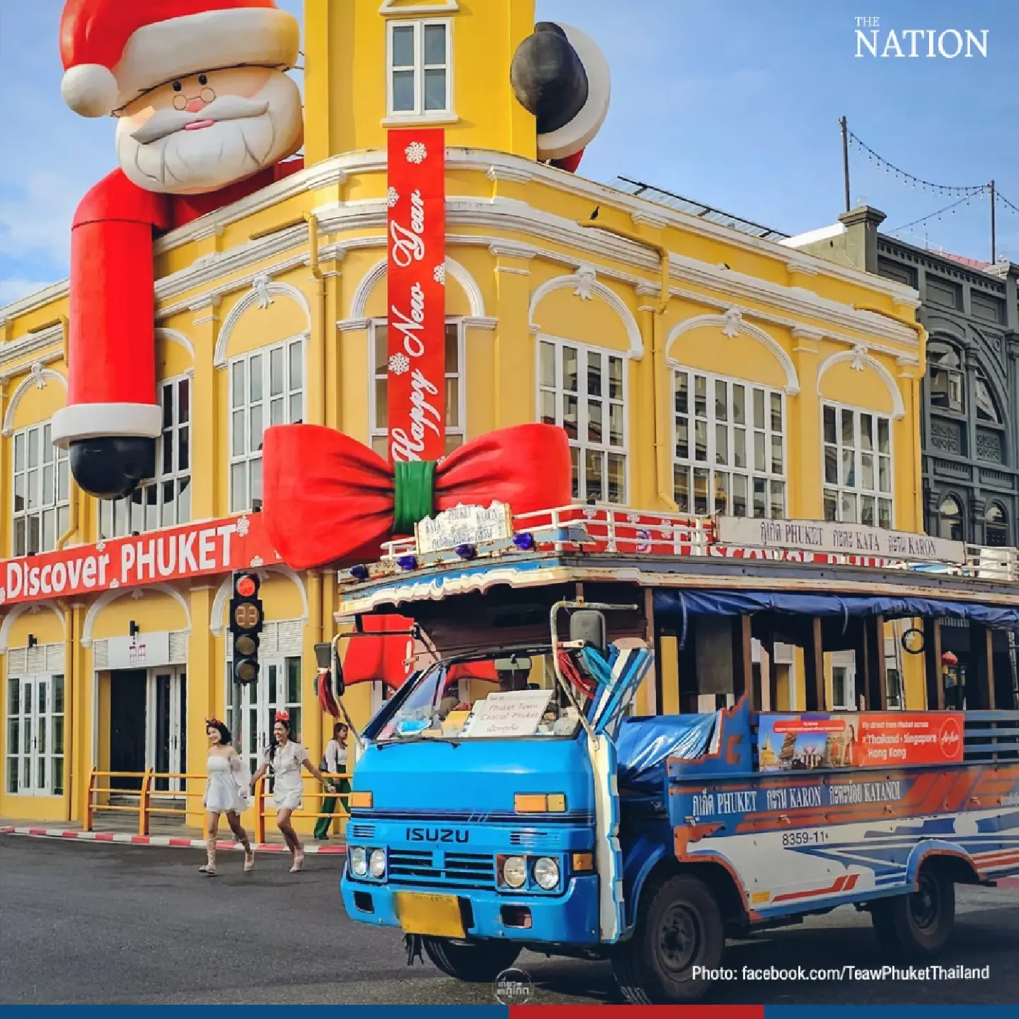 Giant Santa parks on Phuket Town roof - Photo 3