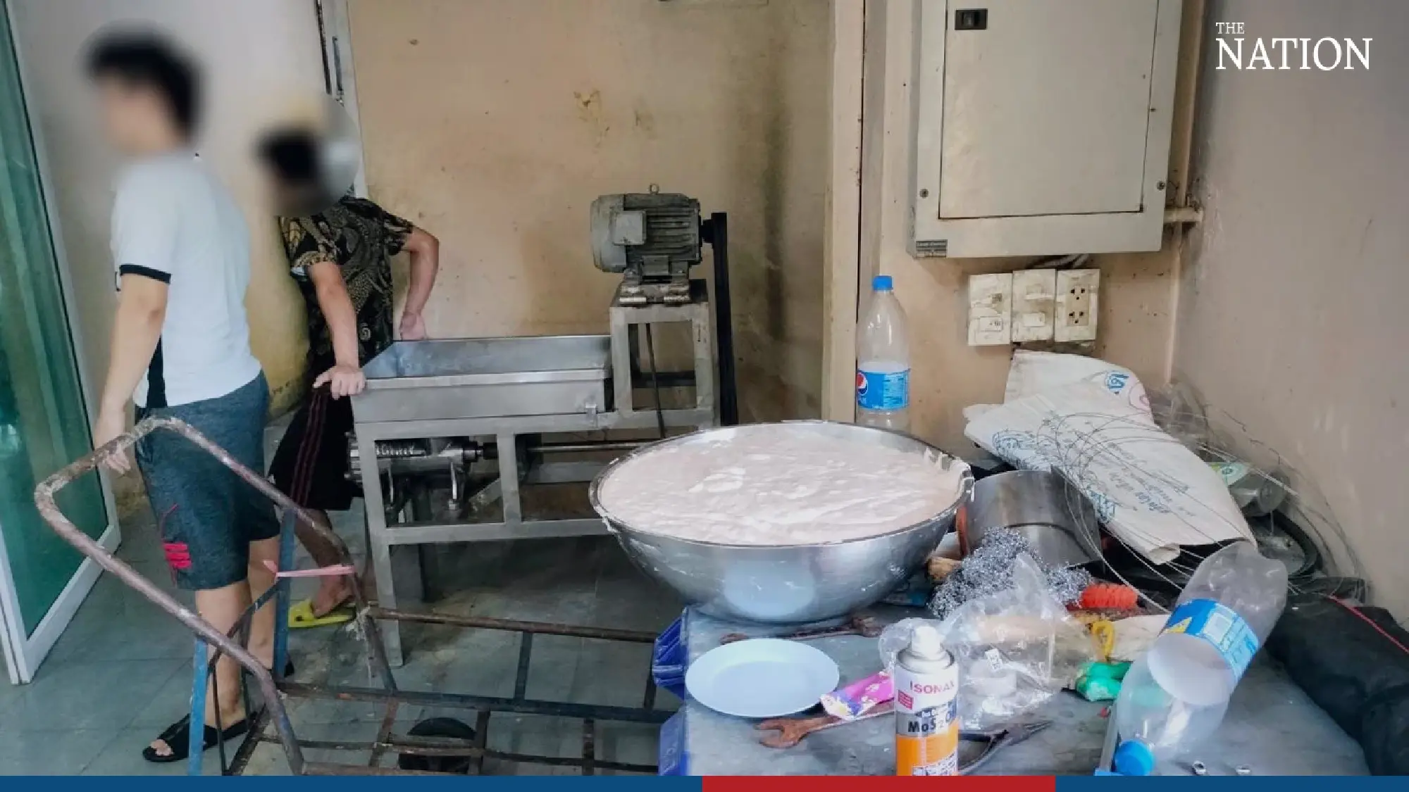 Police bust unlicensed meatball factory - Photo 7