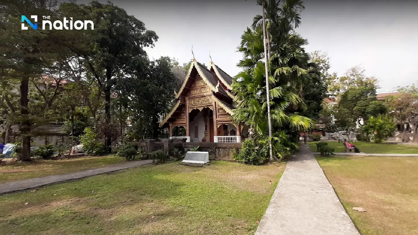Social media explodes over foreign sunbathers at Chiang Mai temple - Photo 1