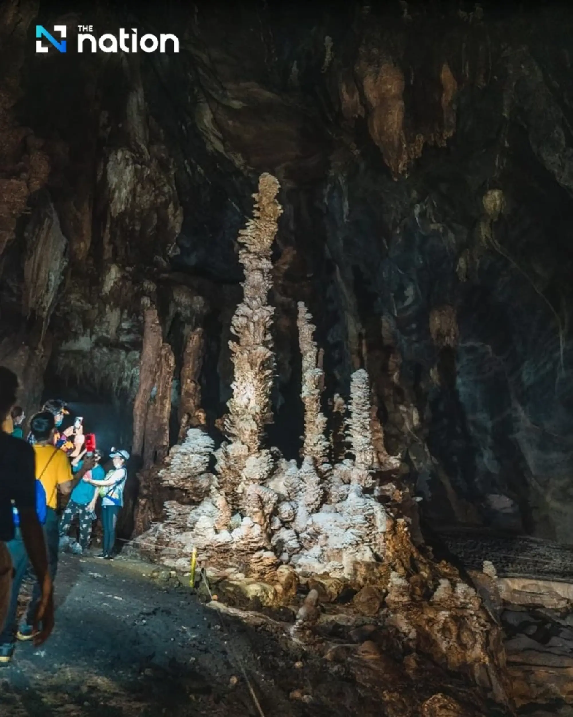 Enchanting Tham Namtok Pha Daeng cave beckons in Surat Thani - Photo 3