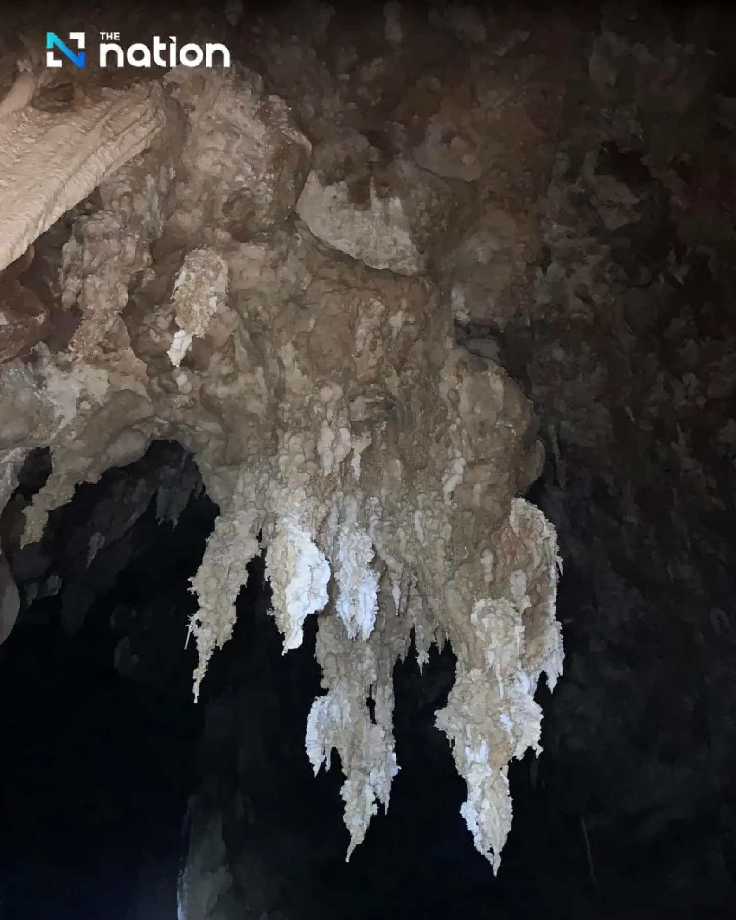 Enchanting Tham Namtok Pha Daeng cave beckons in Surat Thani - Photo 2