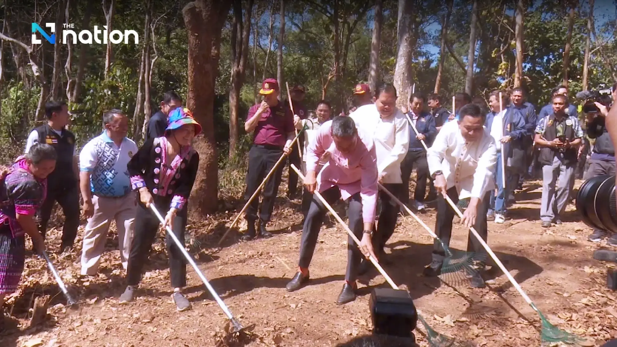 Srettha visits Chiang Mai to check progress in key areas - Photo 3