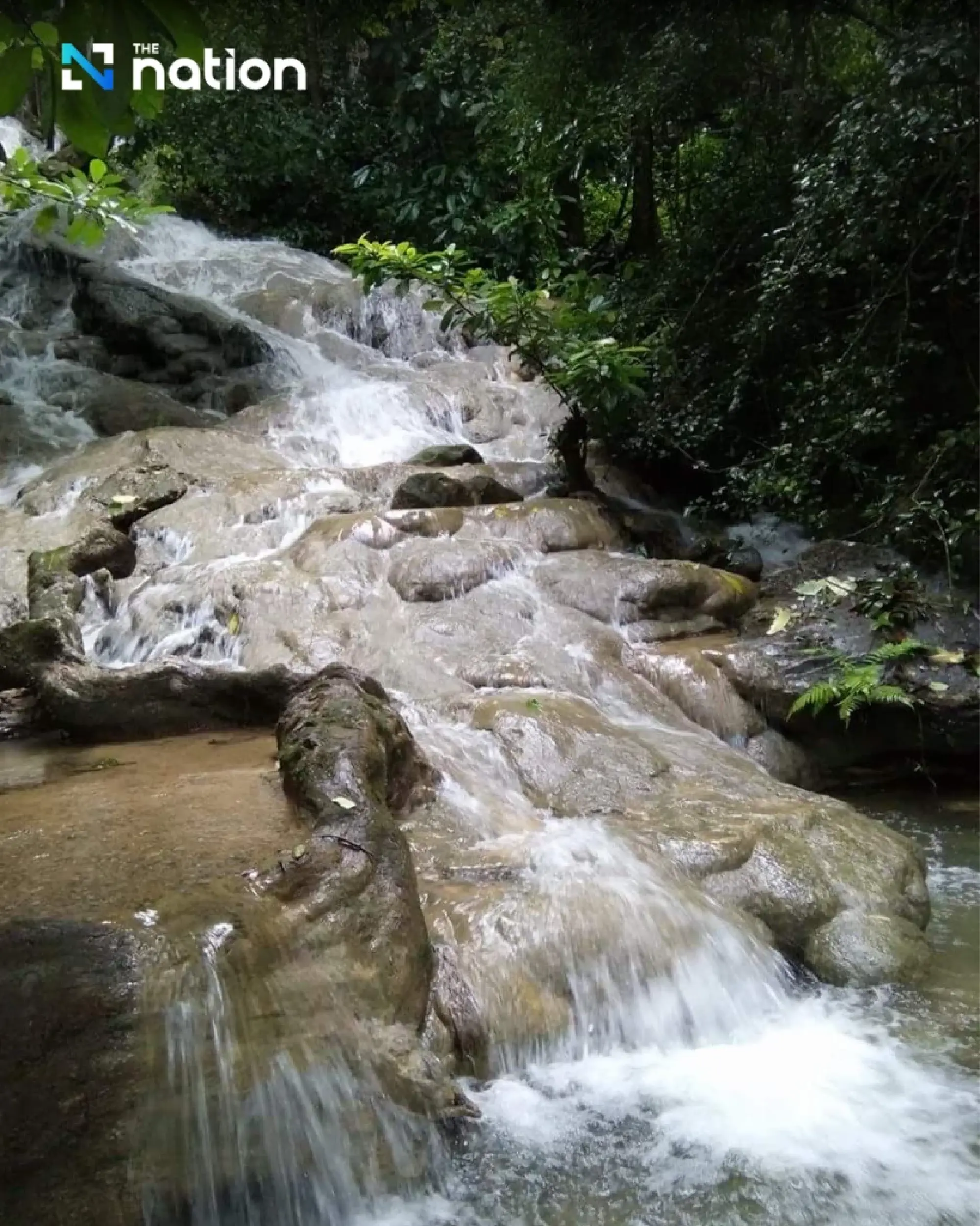 Enchanting Tham Namtok Pha Daeng cave beckons in Surat Thani - Photo 5