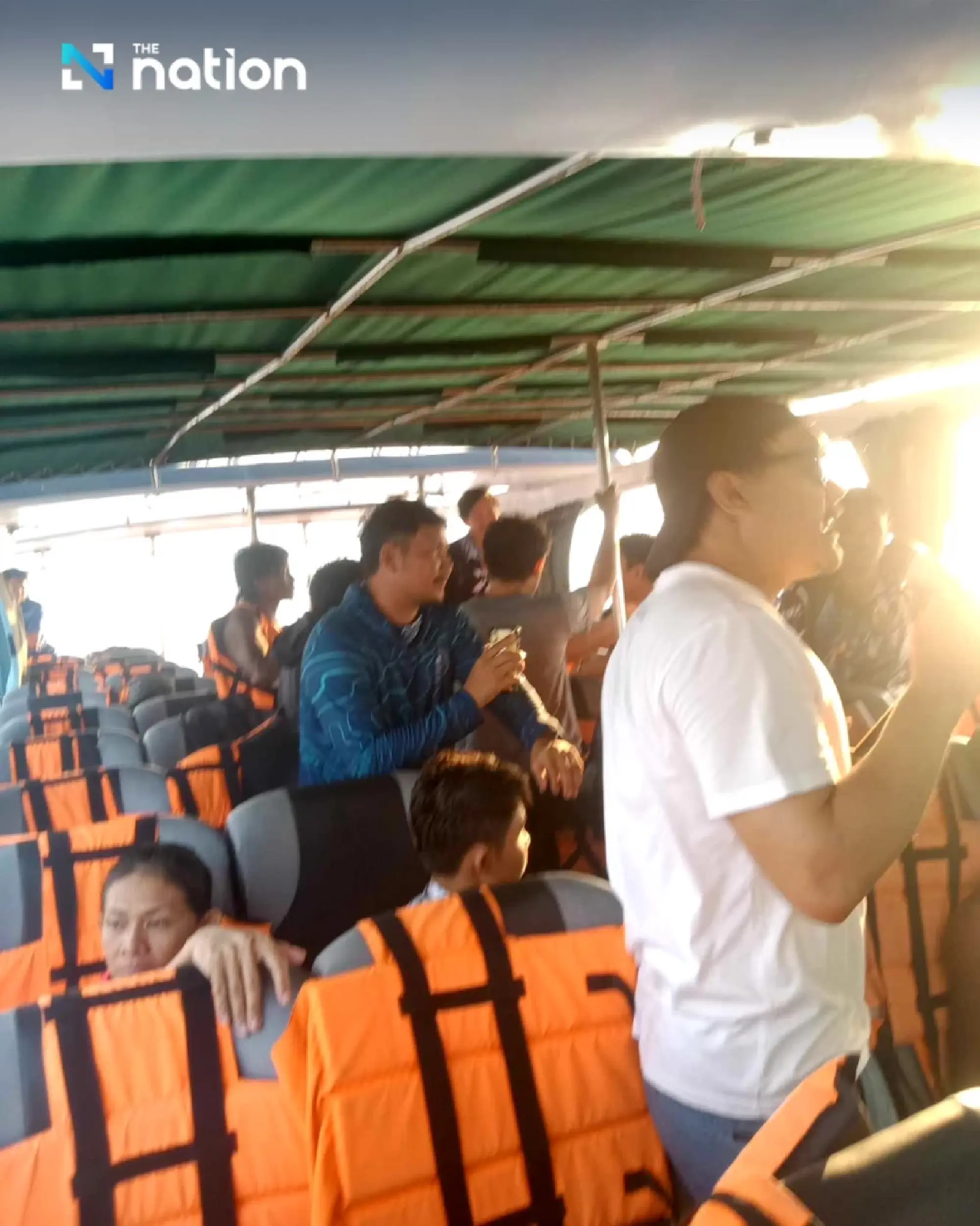 15 sports anglers and crew cheat death after boat sinks off Trat - Photo 2