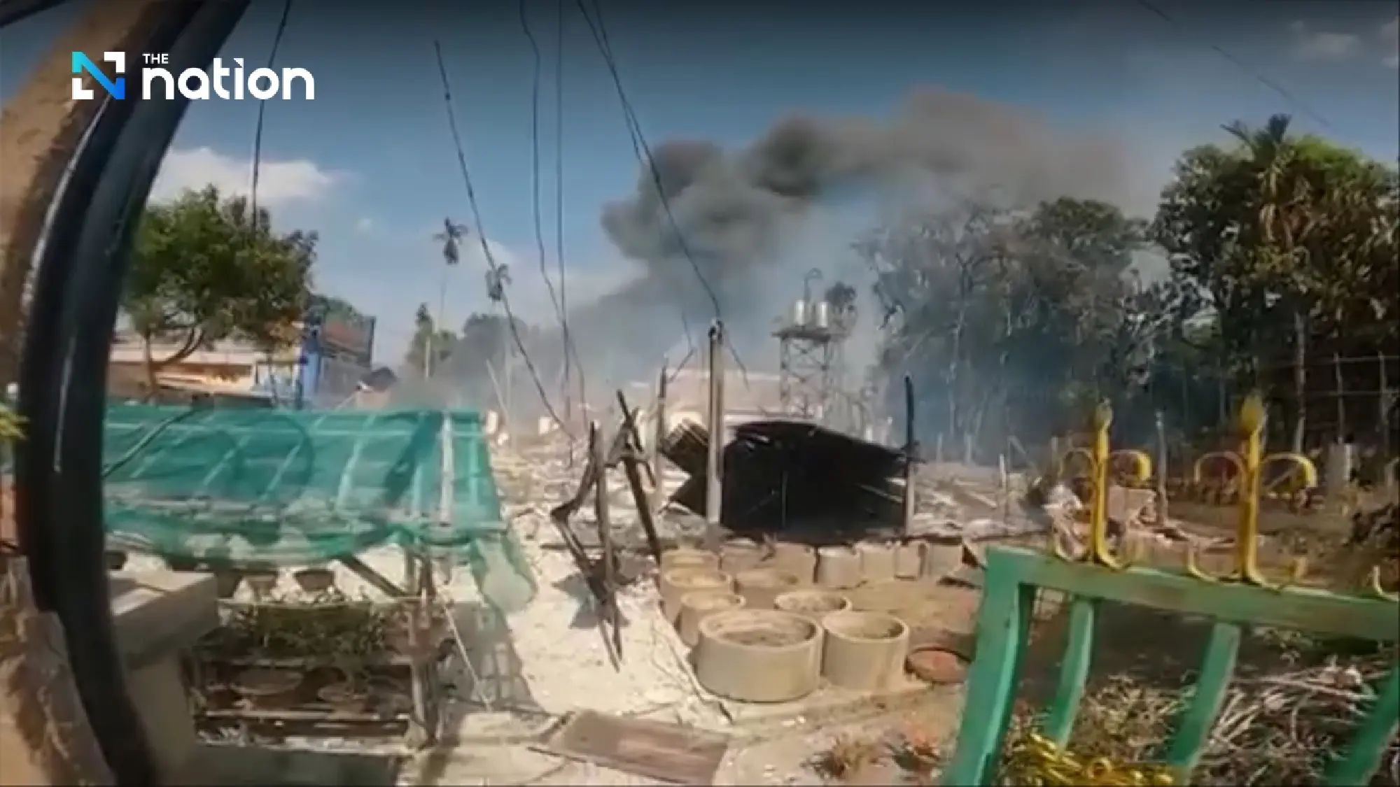 Kayah State capital erupts in flames as Myanmar troops step up attacks - Photo 1