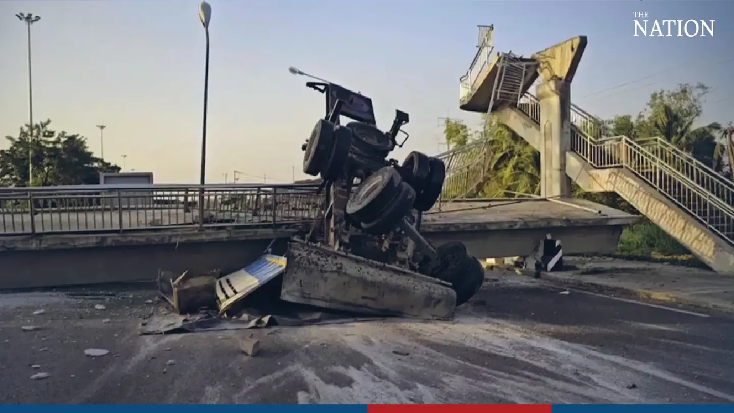 Bridge collapses, blocking highway