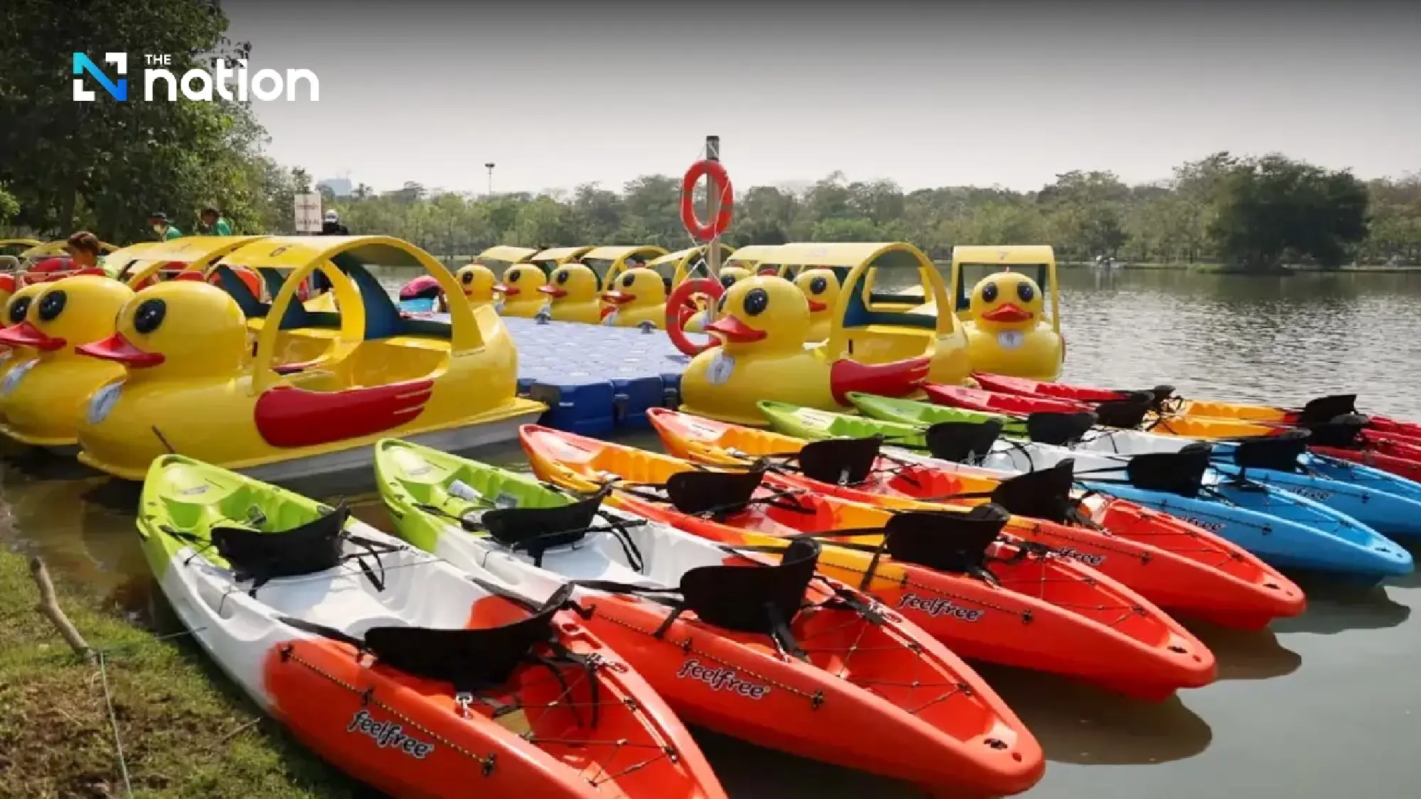 Bangkokians invited to enjoy free boating at Rot Fai Park - Photo 2
