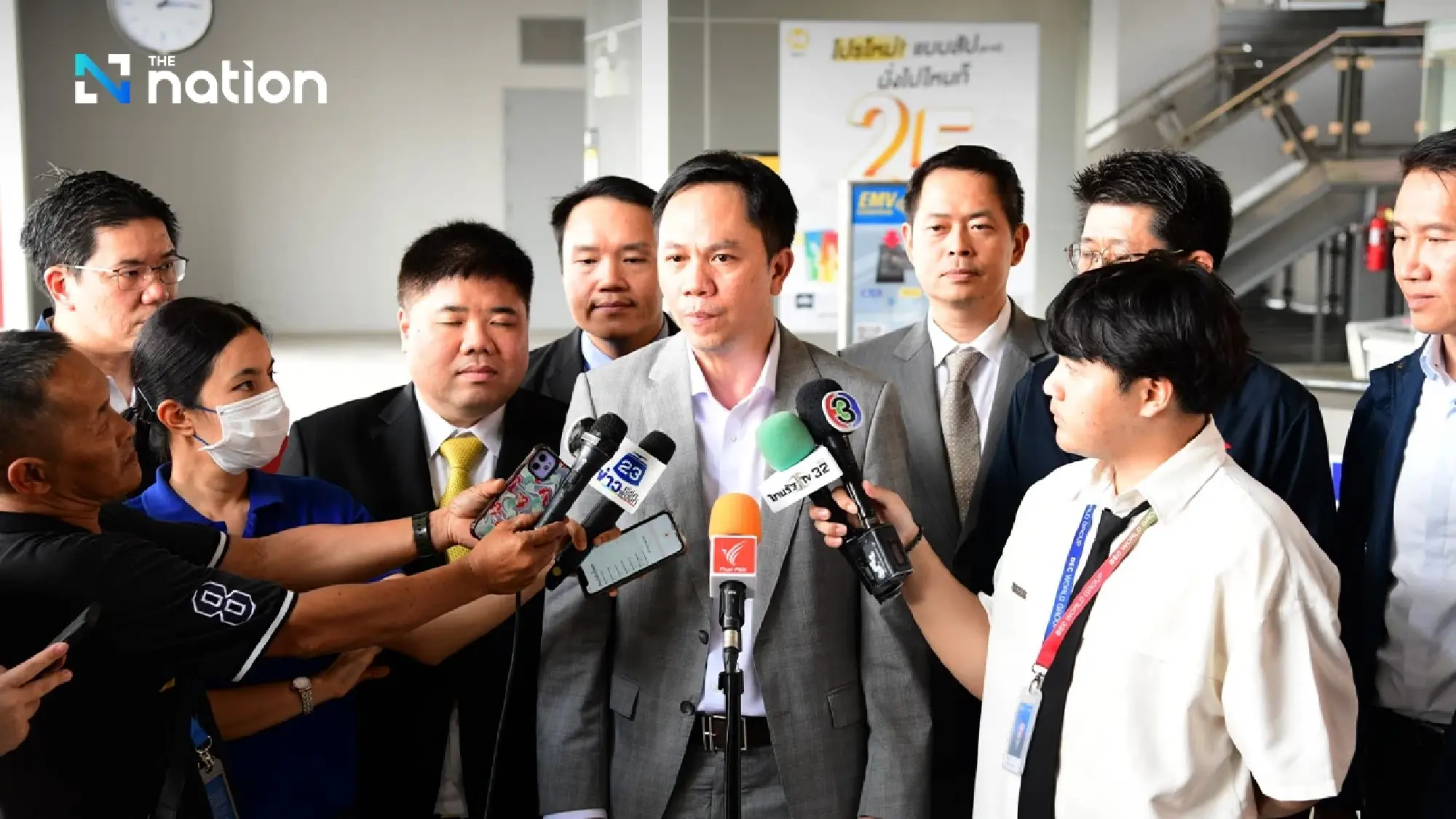 Transport Ministry orders suspension of Yellow Line services until midnight - Photo 5