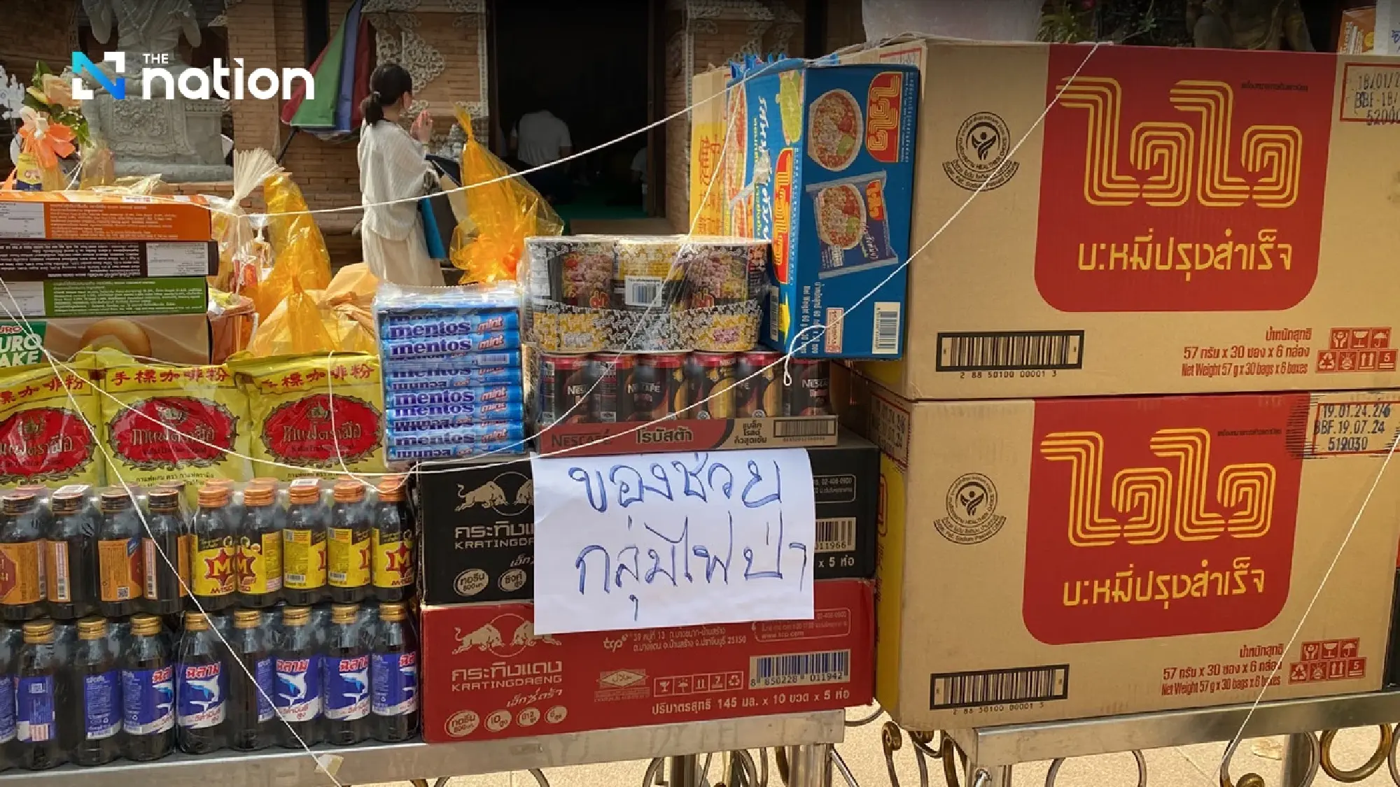 Abbot donates 3,000 eggs to tired Chiang Mai fire fighters - Photo 5