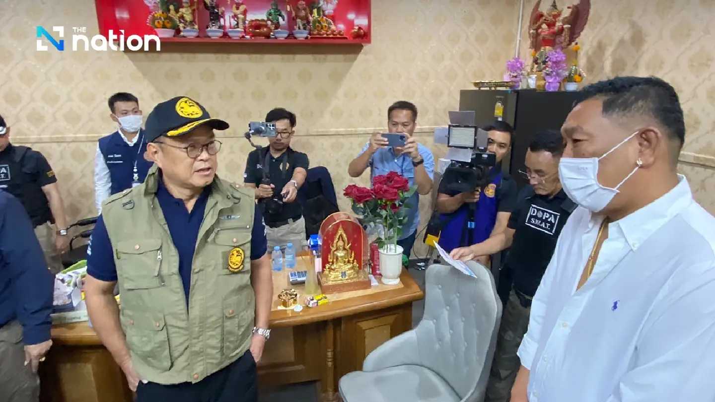 State officials raid ‘large’ gambling den in Nonthaburi, nab 300 punters - Photo 3
