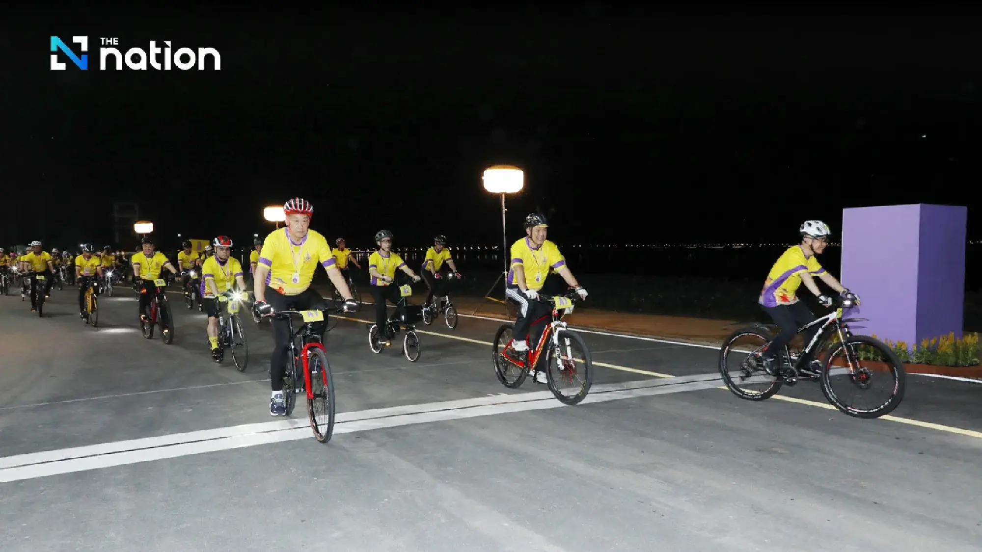 Their Majesties preside over opening ceremonies of three projects in Phichit - Photo 11