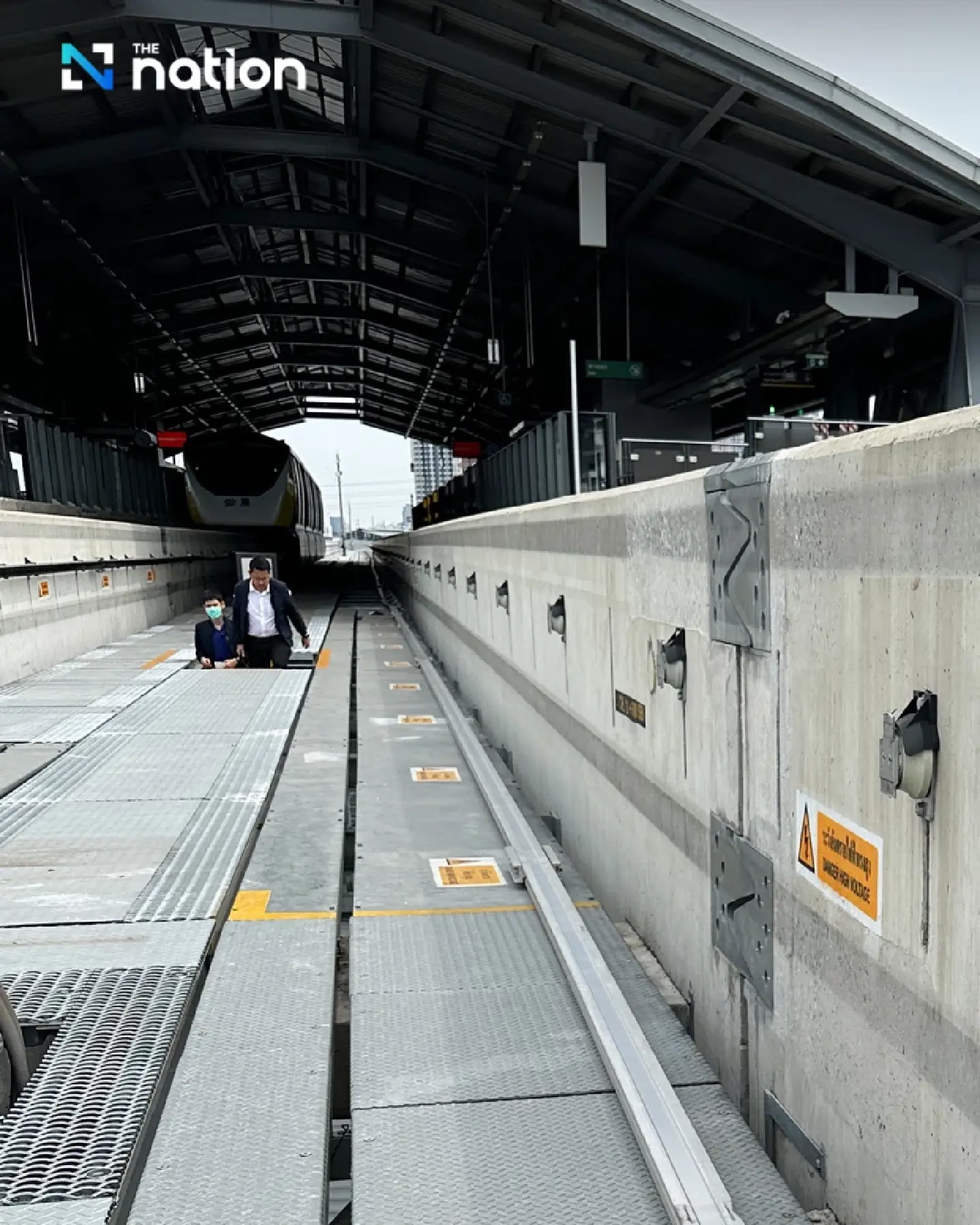 Transport Ministry orders suspension of Yellow Line services until midnight - Photo 3