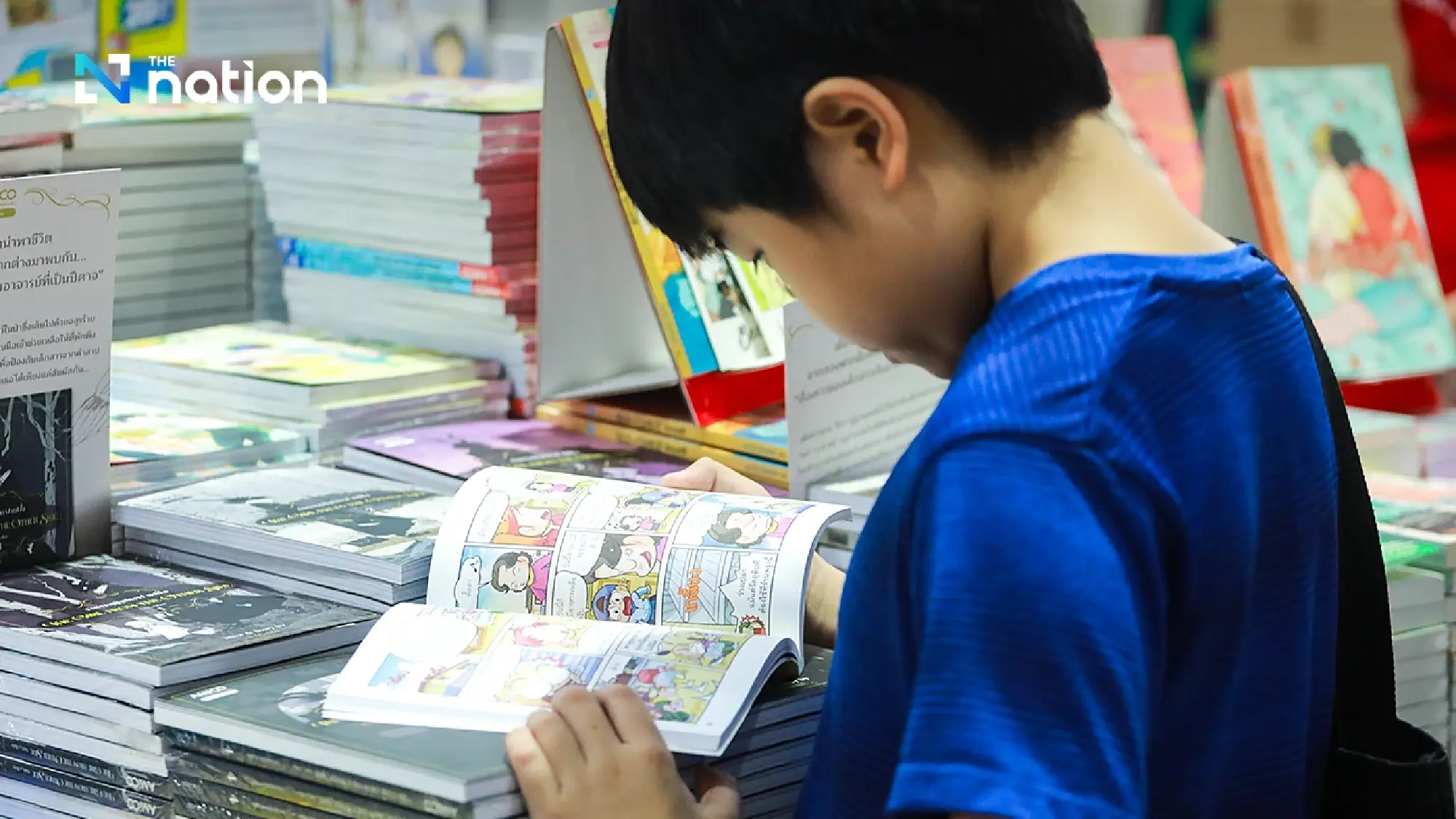 Bangkokians flock to QSNCC book fairs to hunt for bargains - Photo 5