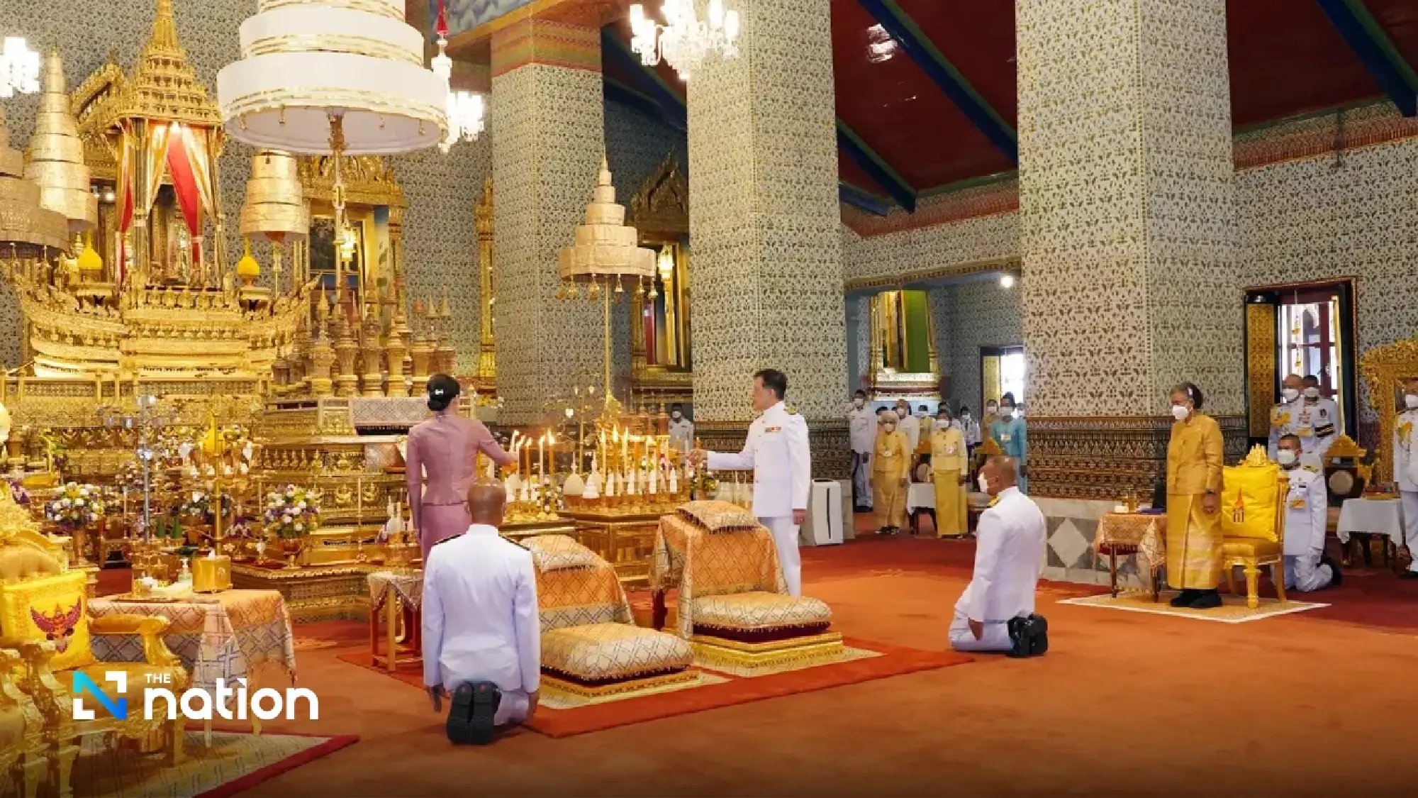 Their Majesties attend Songkran rites and rituals at Grand Palace - Photo 4