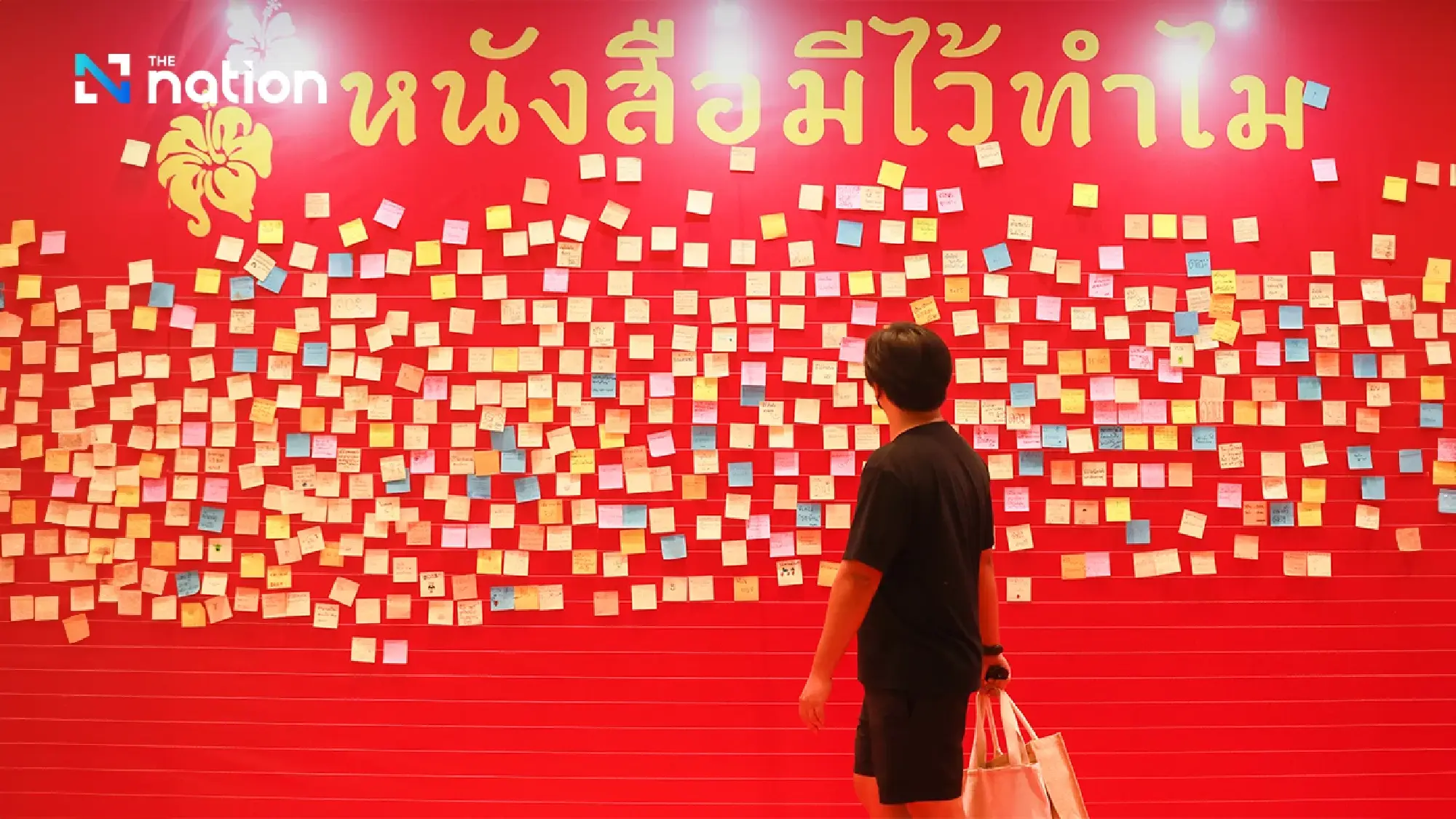 Bangkokians flock to QSNCC book fairs to hunt for bargains - Photo 7