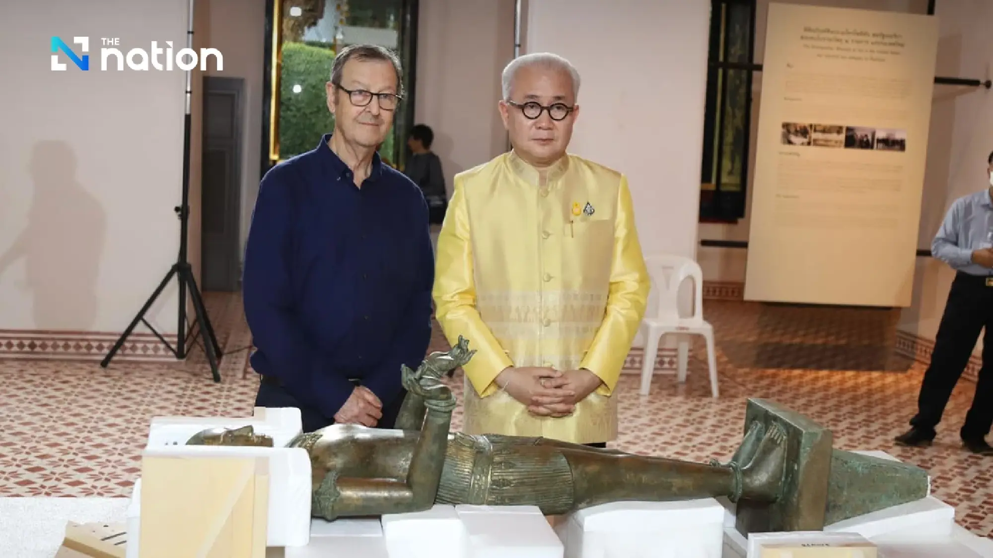 Repatriated ‘Golden Boy’ statue lands safely in Bangkok - Photo 1