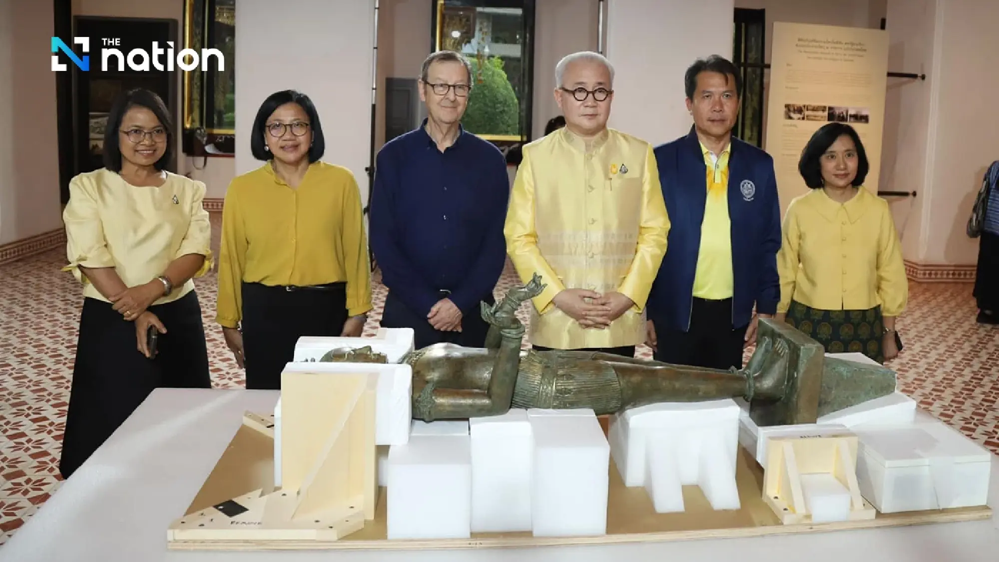 Repatriated ‘Golden Boy’ statue lands safely in Bangkok - Photo 2