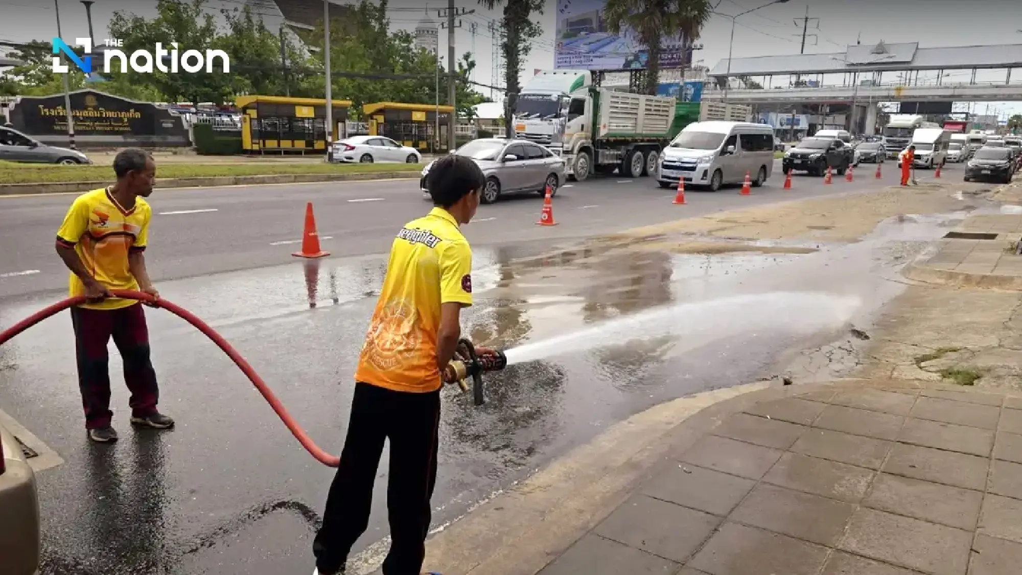 Phuket bounces back: Governor leads big clean after torrential rains inundate island - Photo 7