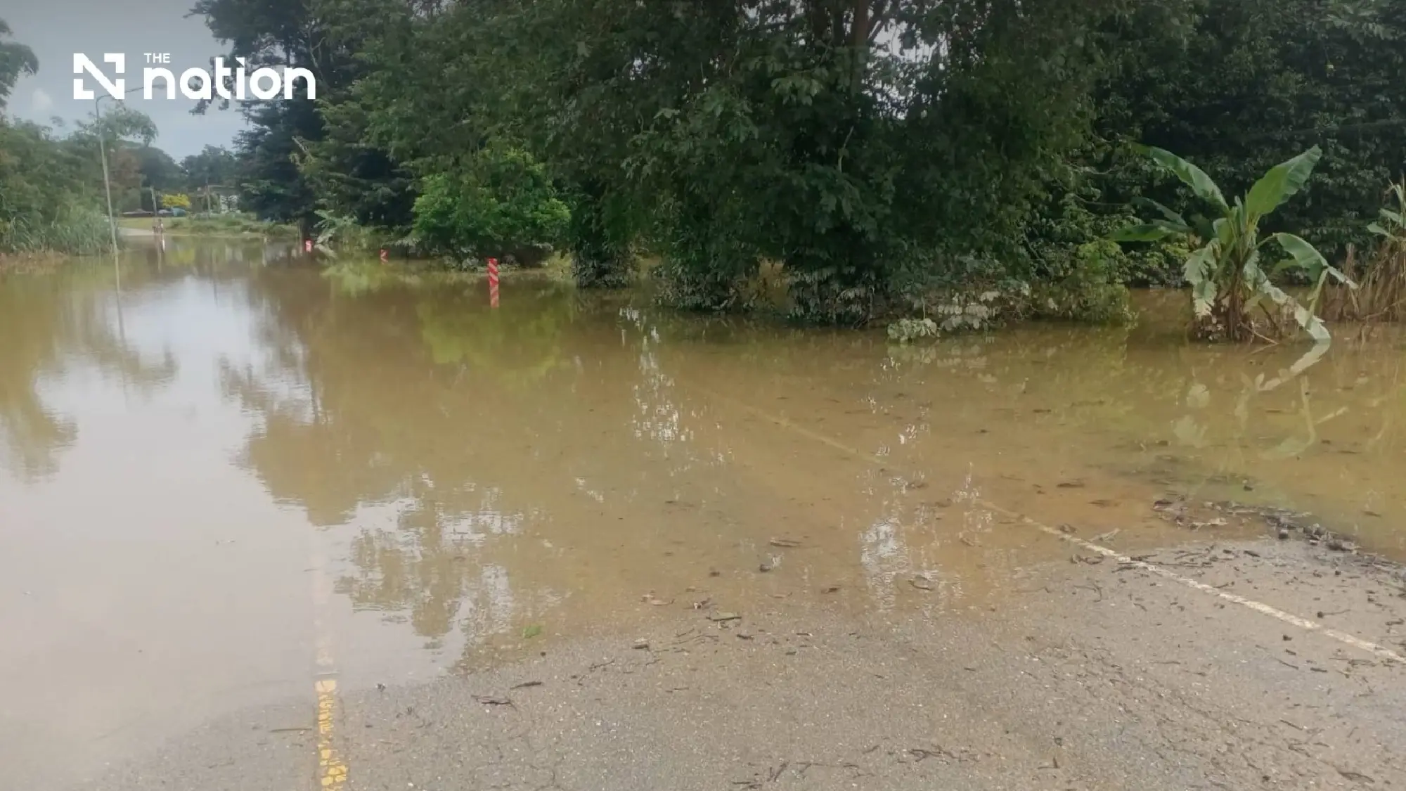 Floods hit 228 highway locations across 26 Thai provinces - Photo 7