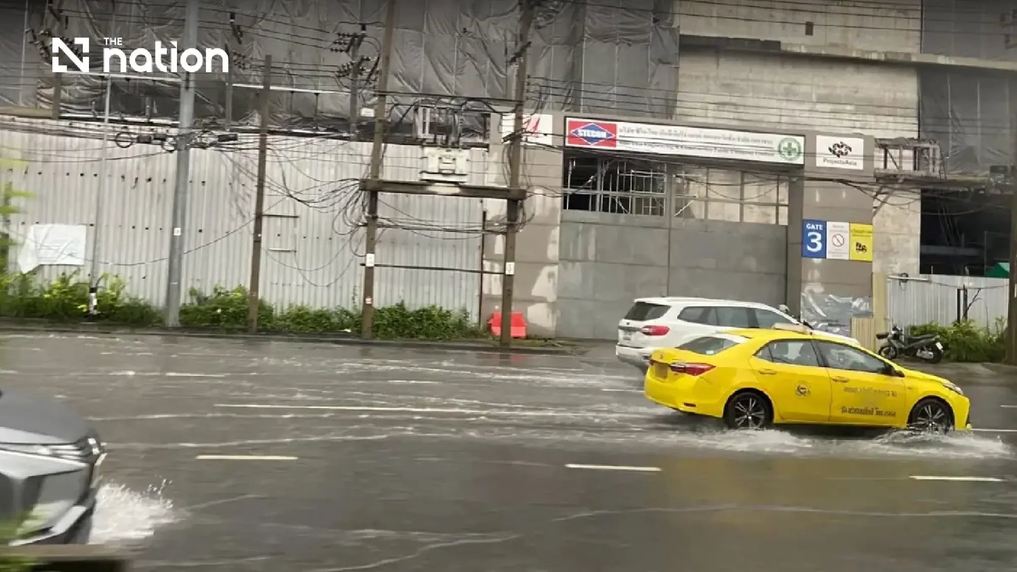 Flooding hits Bangkok as prolonged rain disrupts major routes - Photo 11